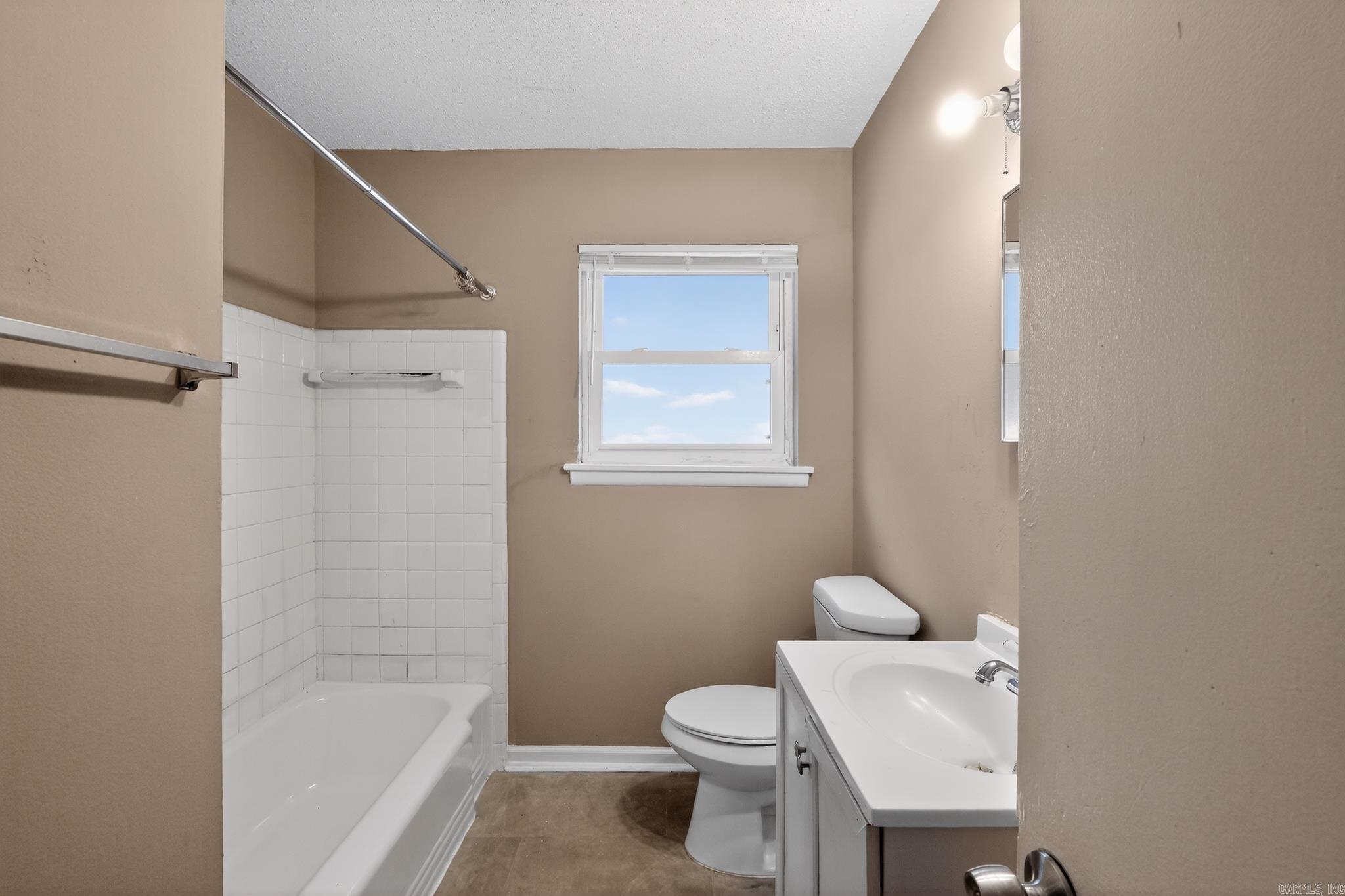 WAKEFIELD VILLAGE - Residential