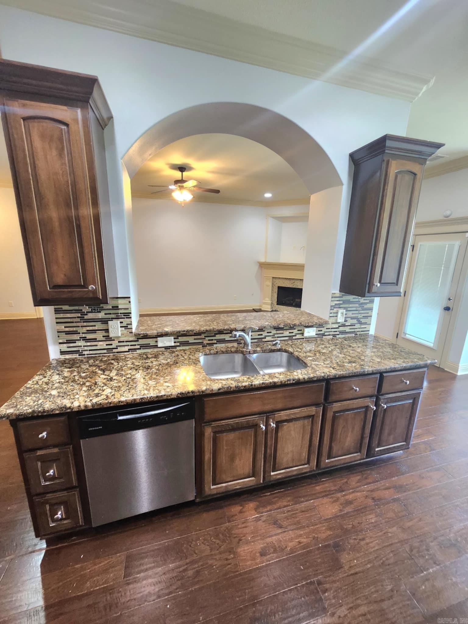 BENTLEY COURT - Residential