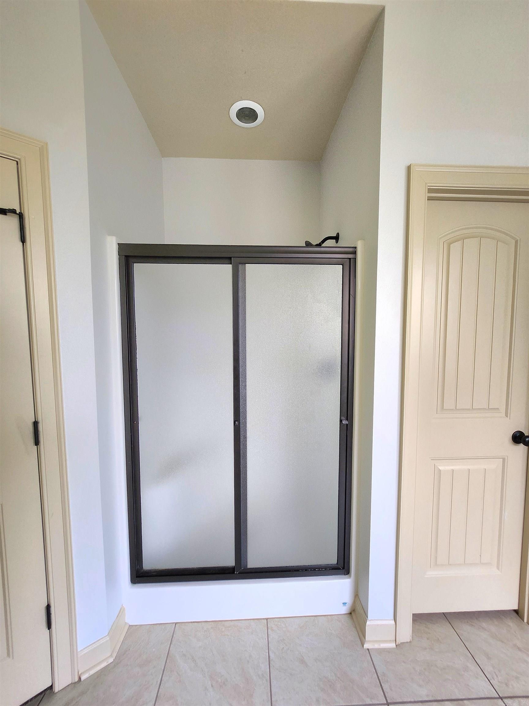 BENTLEY COURT - Residential