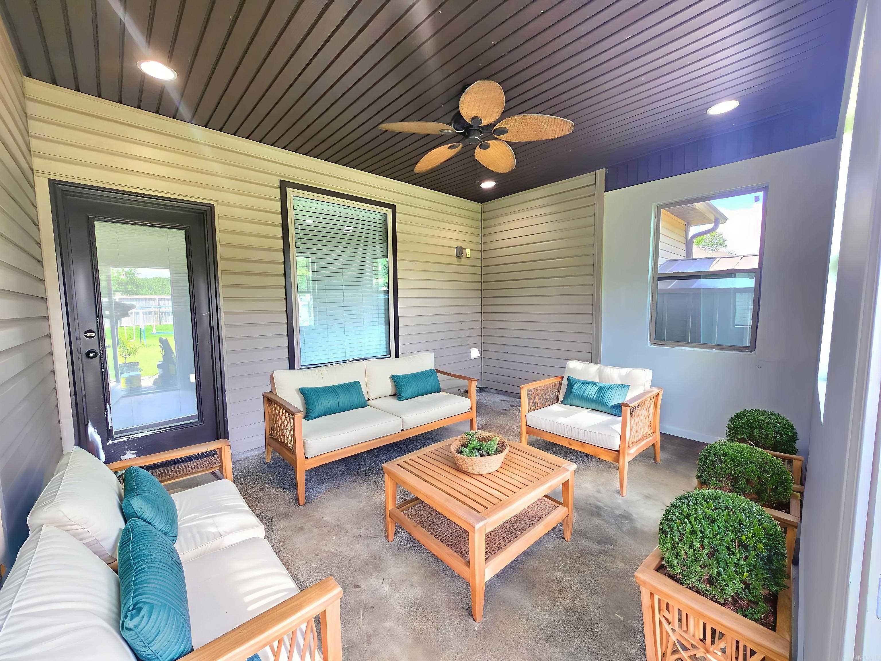 BENTLEY COURT - Residential