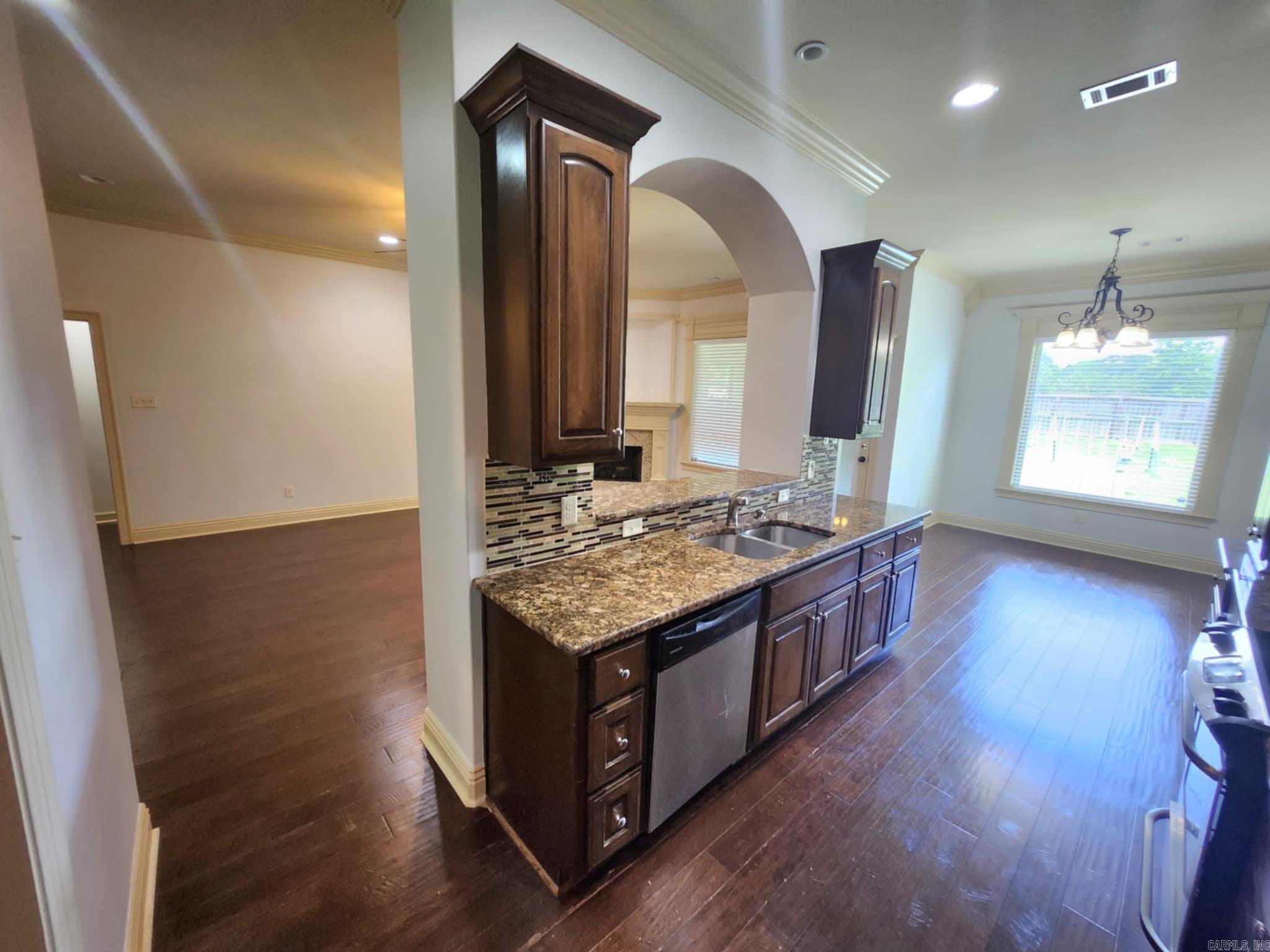 BENTLEY COURT - Residential