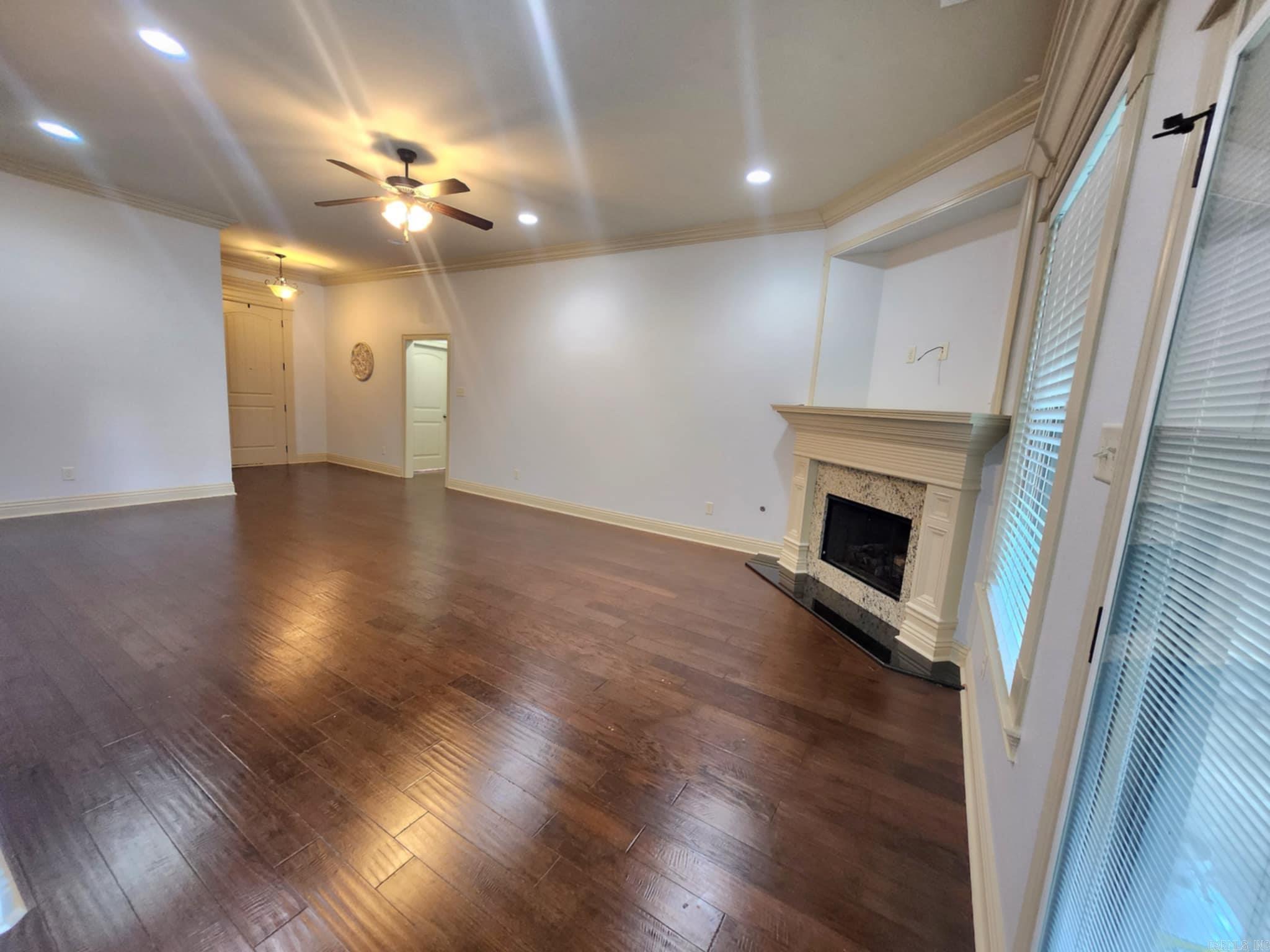 BENTLEY COURT - Residential