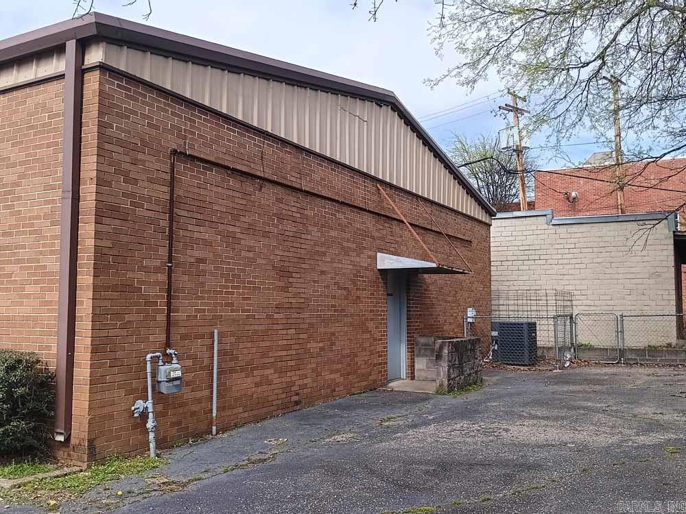 Lund and Hill Original - Commercial Sale