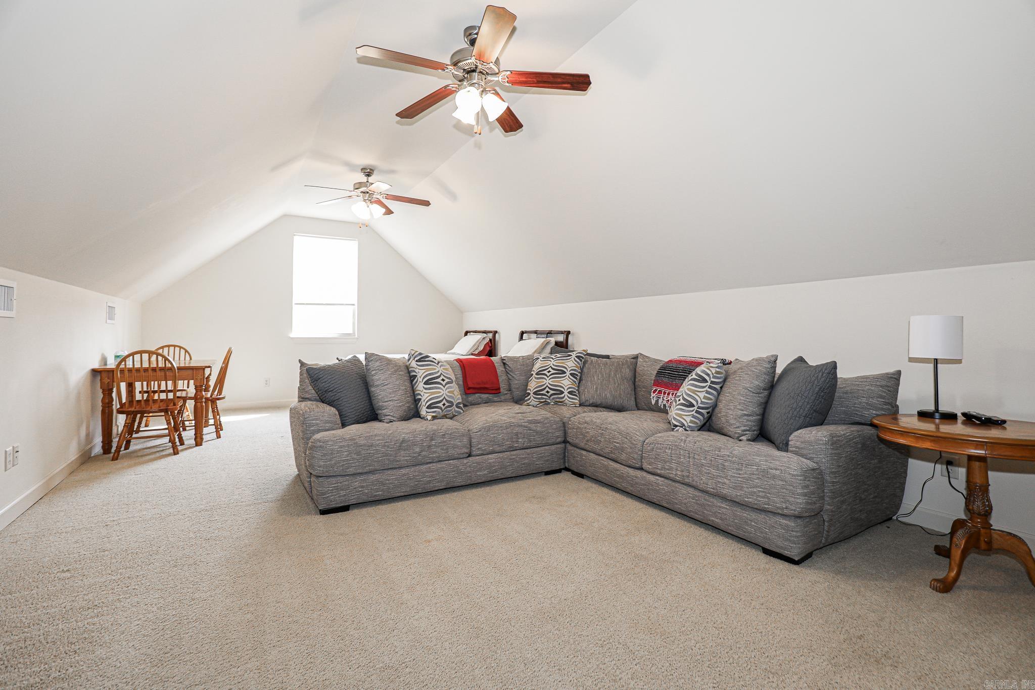 HURRICANE LAKE EST - Residential