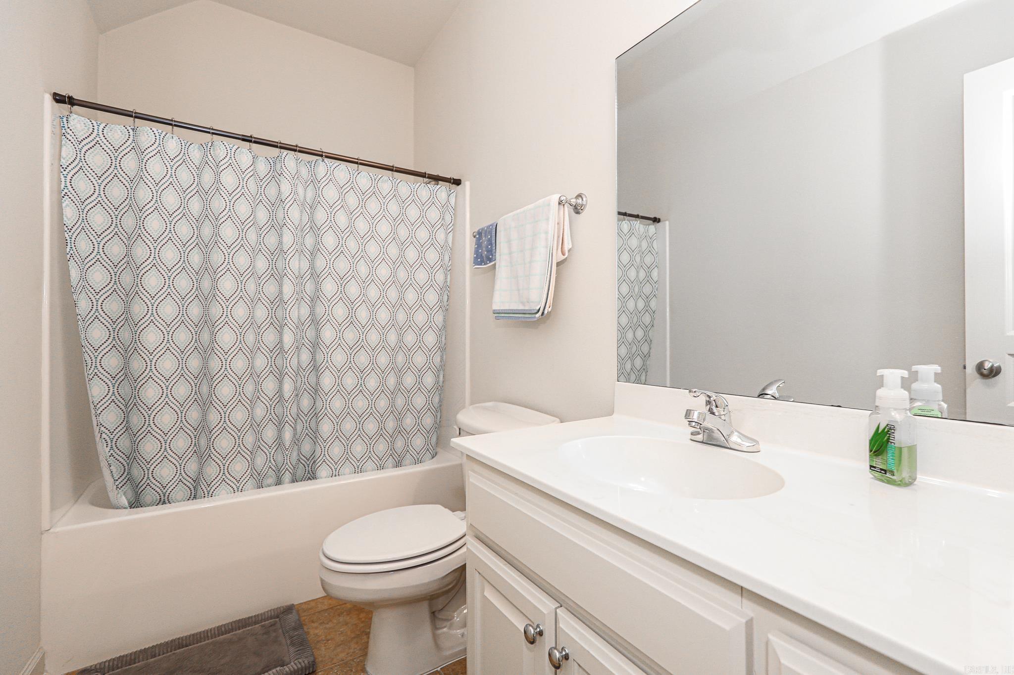 HURRICANE LAKE EST - Residential