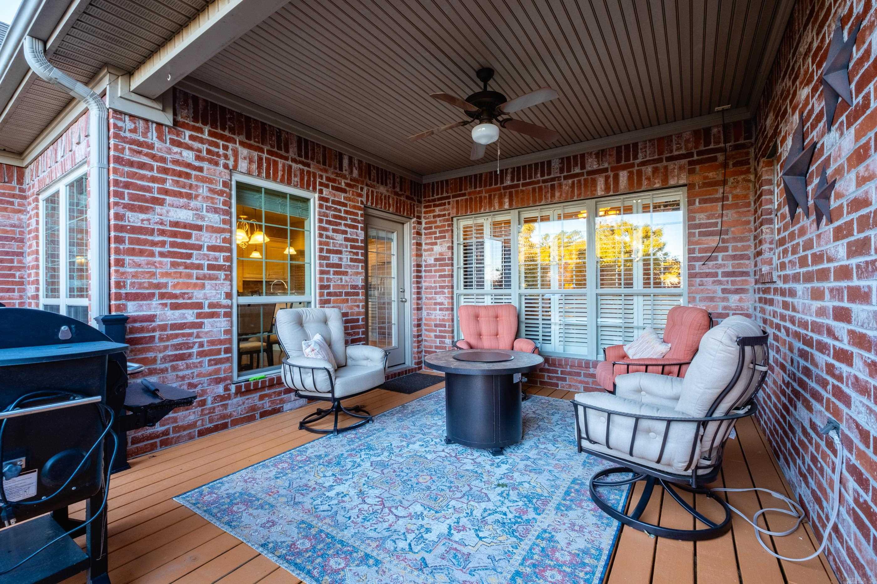 CHENAL VALLEY EPERNAY PLACE - Residential