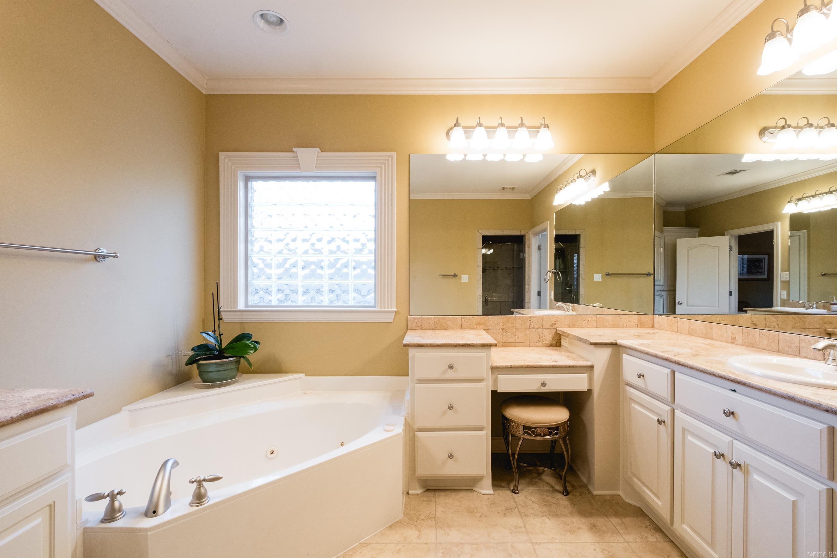 CHENAL VALLEY EPERNAY PLACE - Residential