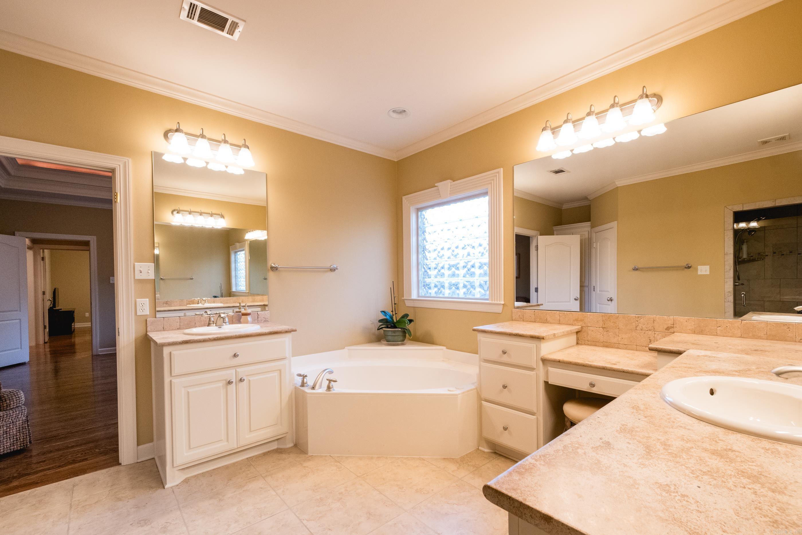 CHENAL VALLEY EPERNAY PLACE - Residential