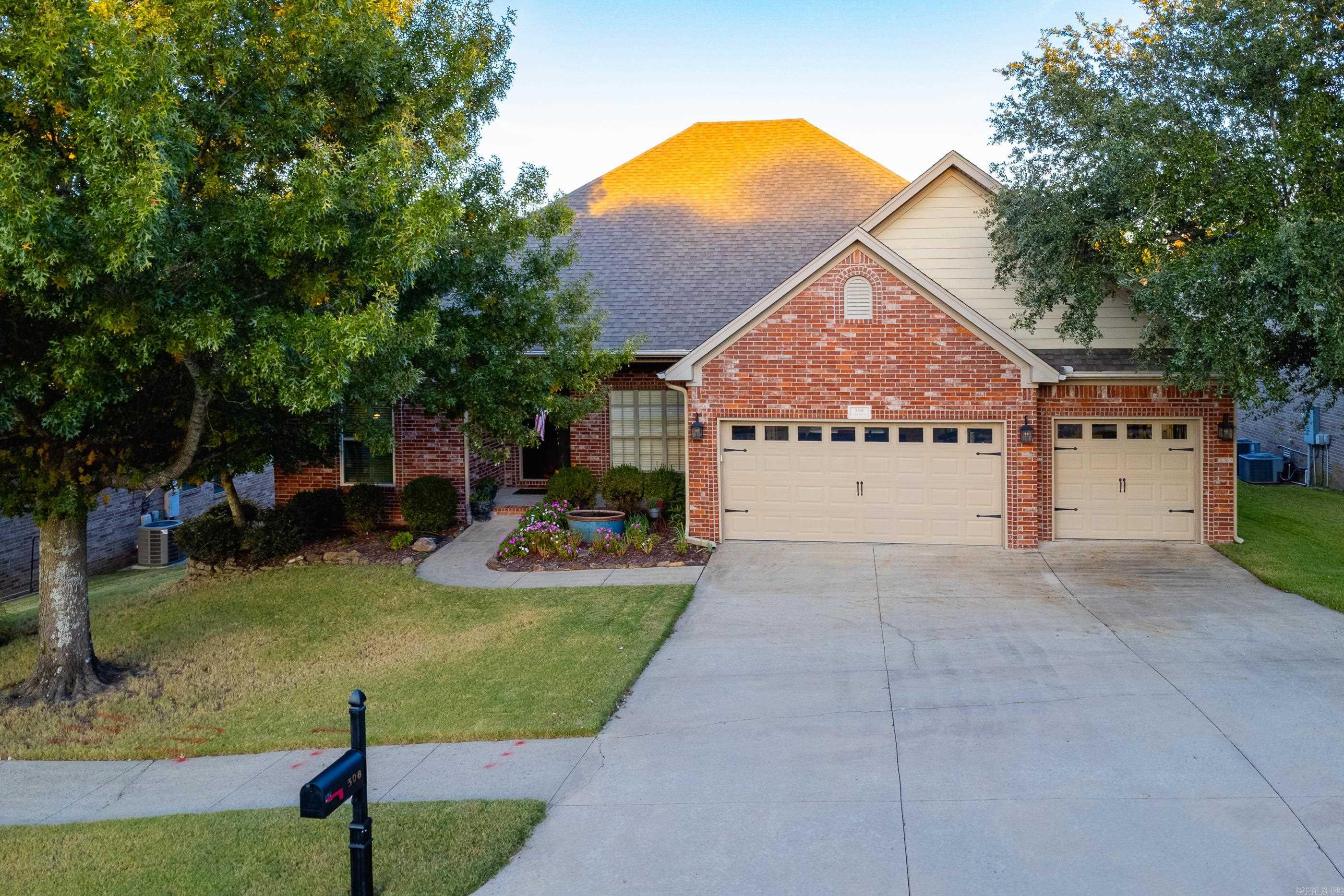 CHENAL VALLEY EPERNAY PLACE - Residential