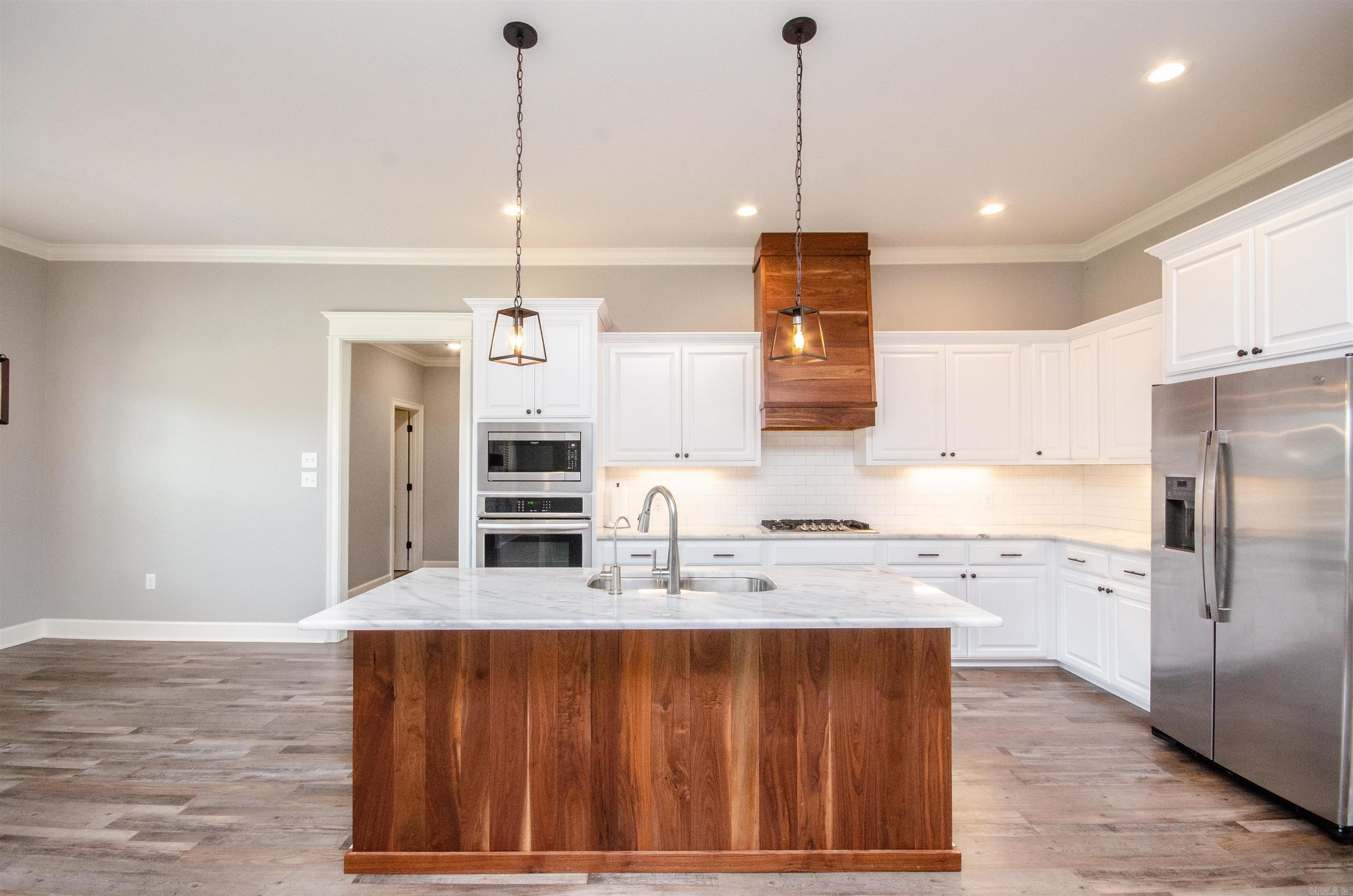 Salem Woods - Residential