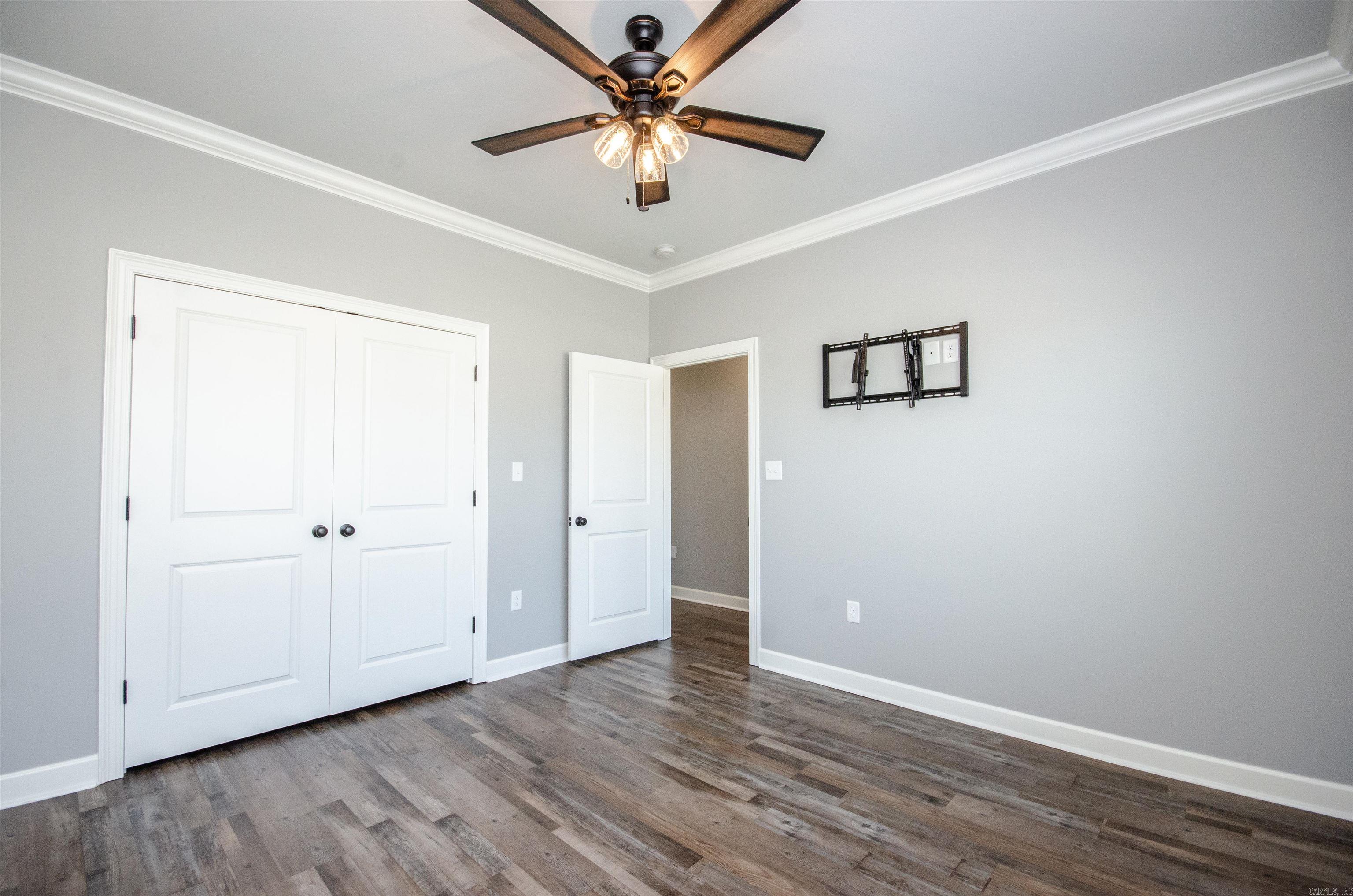 Salem Woods - Residential