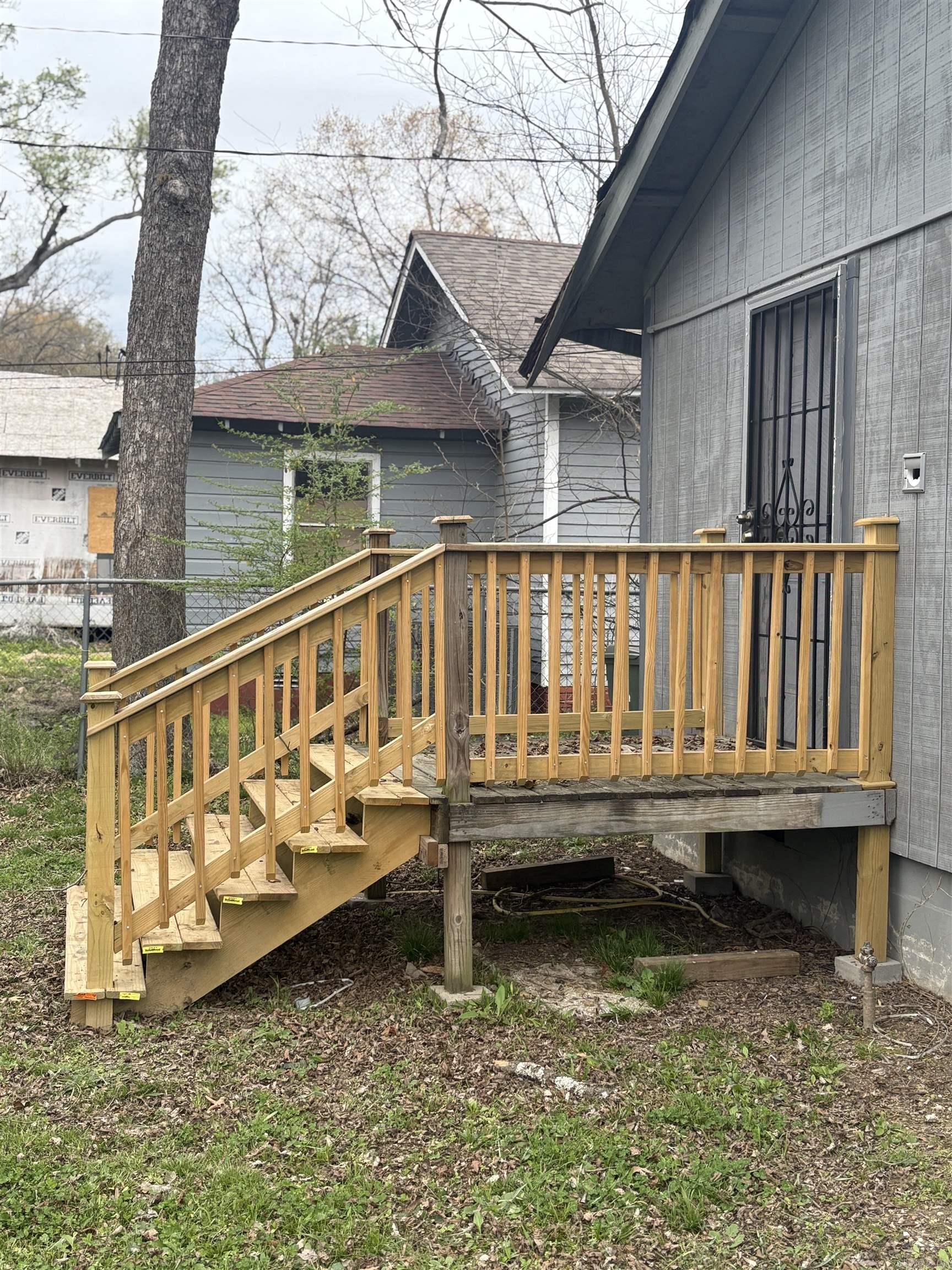 CHESTERFIELD SQUARE - Residential