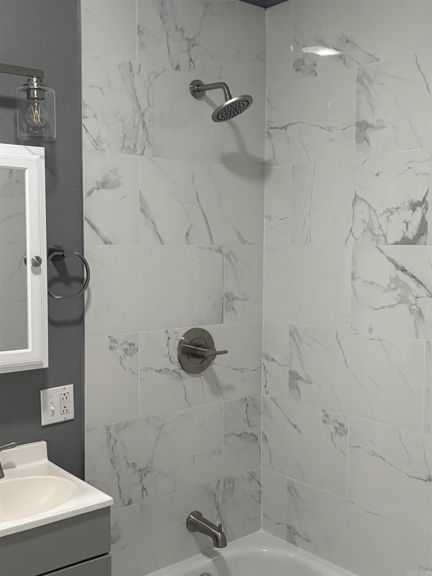 CHESTERFIELD SQUARE - Residential