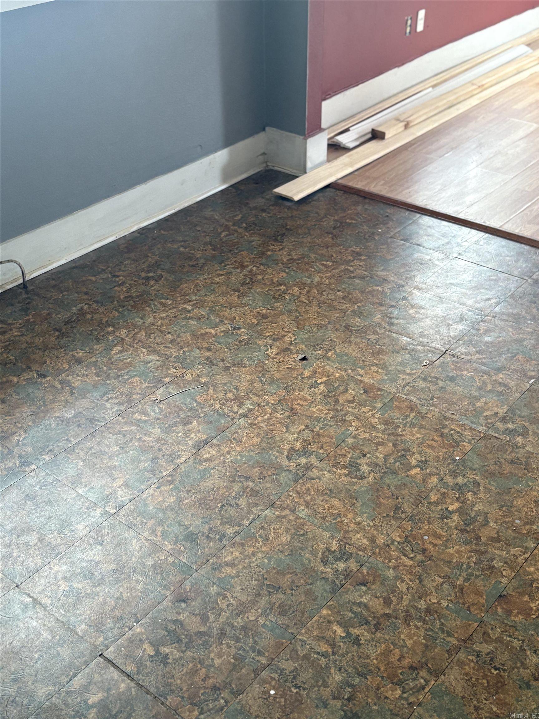 CHESTERFIELD SQUARE - Residential