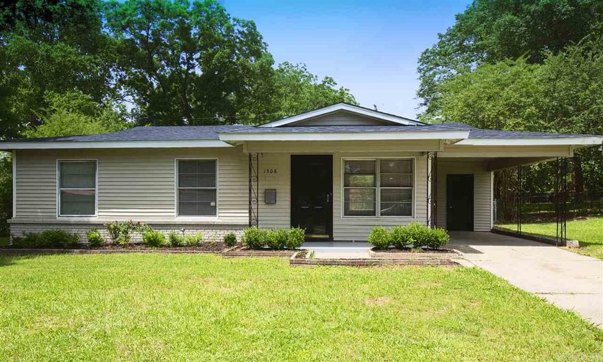 Come check out this newly renovated home in Jacksonville ! It's a 3bd/2ba home that's 1094 sq ft . New flooring and paint through out ! Nice yard space and covered carport . New kitchen and appliances !  Move in ready !! Won't last long !!