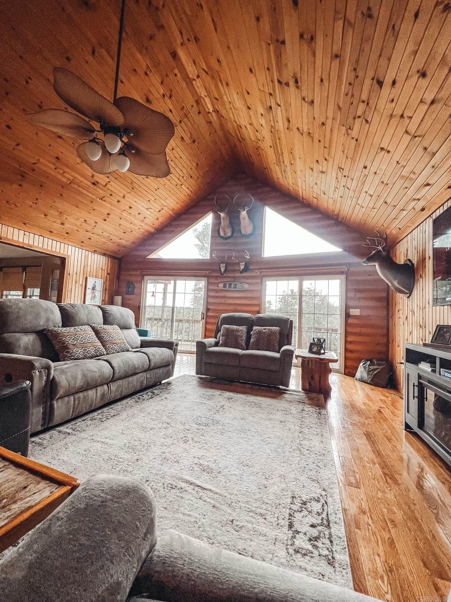 WOODHAVEN - LAKE - Residential