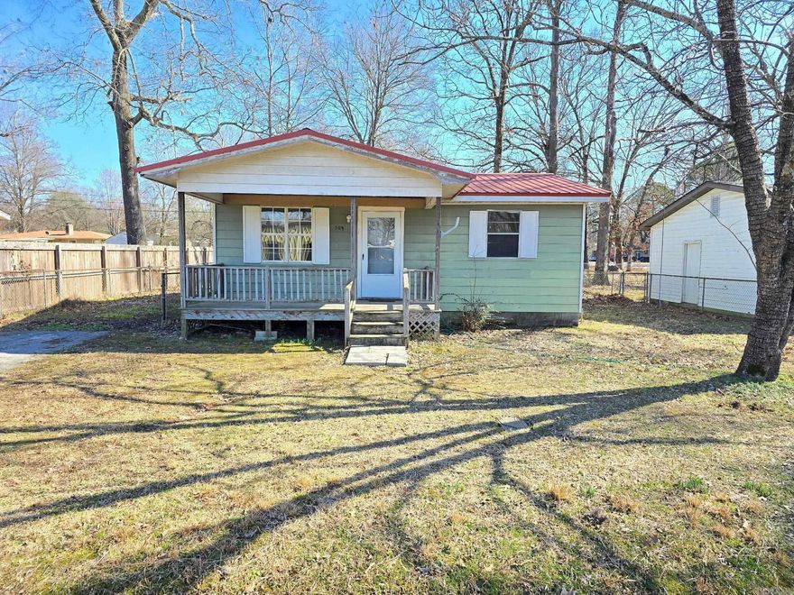 Welcome to 509 S Grant Street in Cabot, AR! This charming house features 2 bedrooms and 1 bathroom, perfect for those seeking a cozy living space. The interior boasts no carpet, making cleaning a breeze and providing a modern touch. The fenced-in back yard offers privacy and a great space for outdoor activities. Don't miss out on the opportunity to make this super cute house your new home!