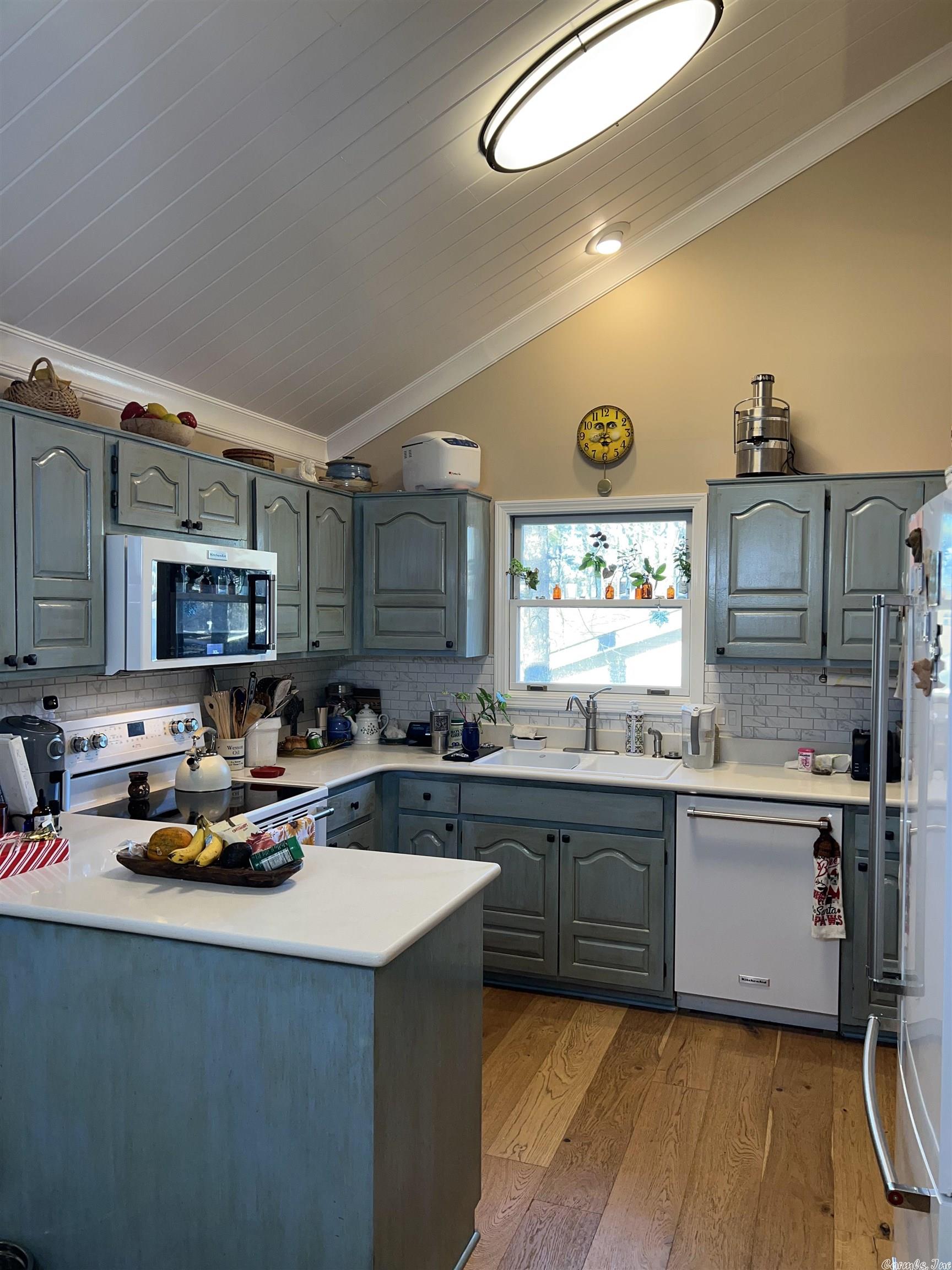 BALENCIAGA - Residential