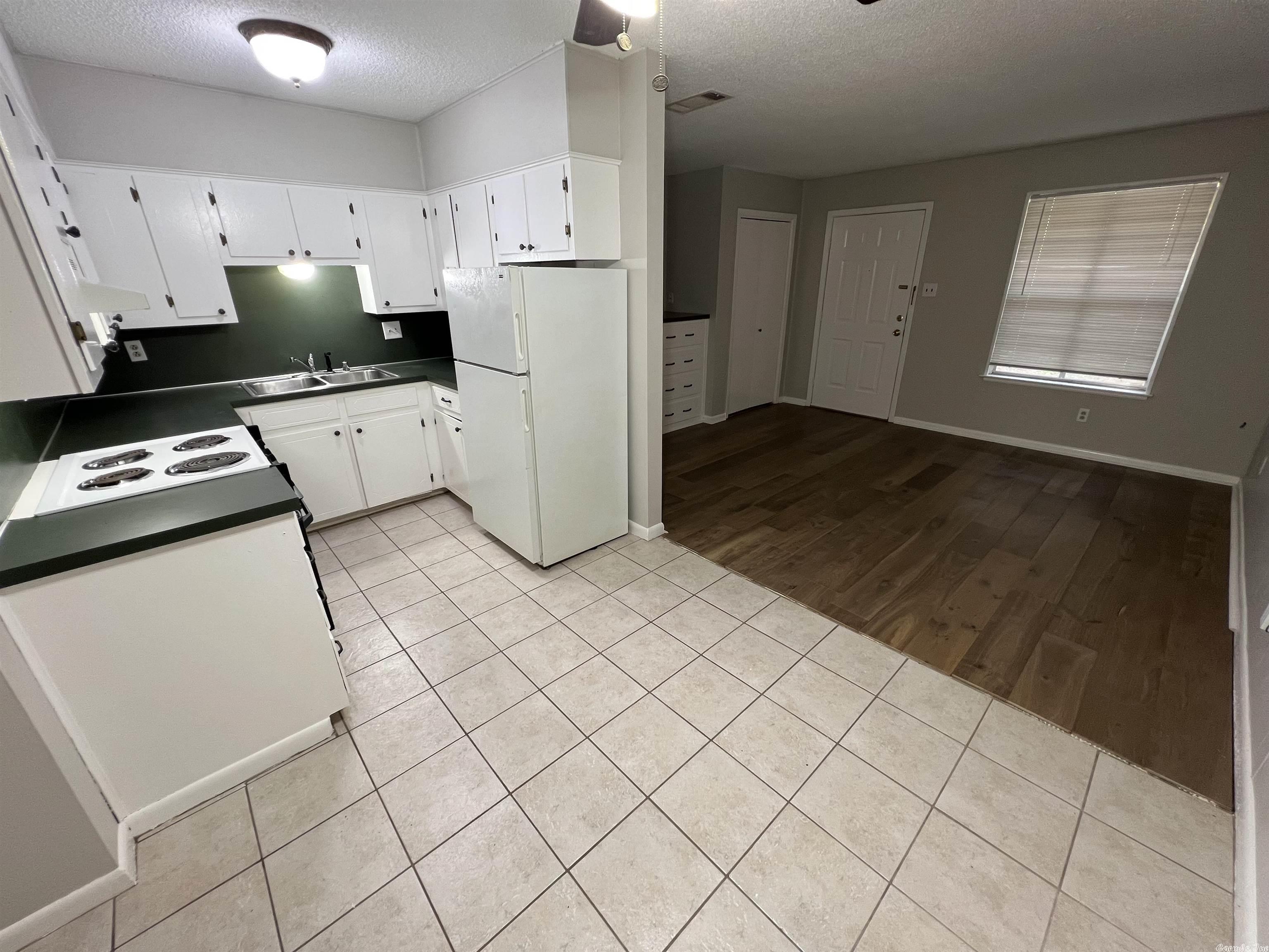 Hill Crest - Residential Lease