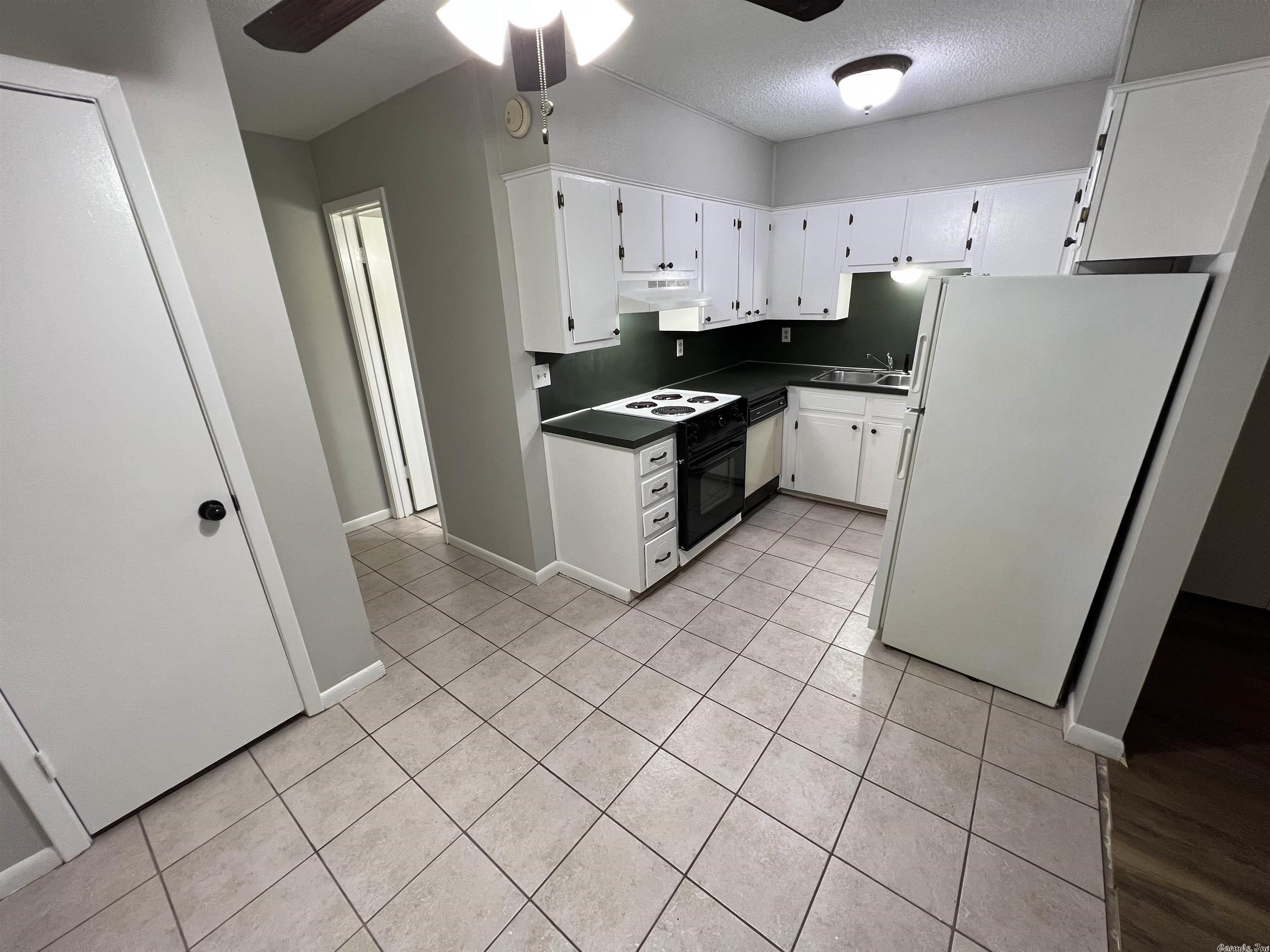 Hill Crest - Residential Lease