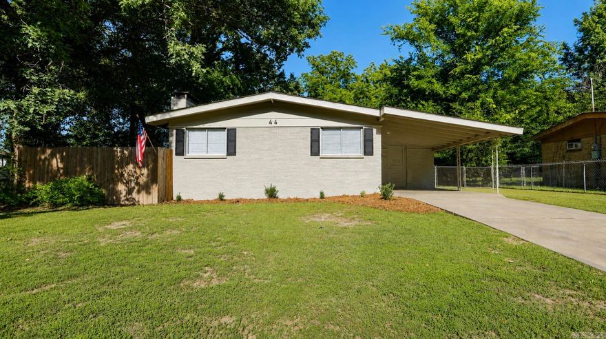 This is a super cute home in Sunnydale. It has a nice sized lot with a big back yard and a great shady patio area. All of the flooring has been recently replaced along with exterior and interior paint! The appliances are only 2 years old as well. Roof is approx 5 years old. We are excited for you to come and see if this home could be yours!