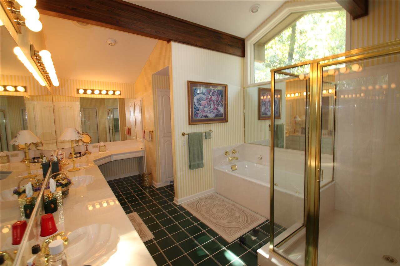 Eden Isle-Country Club - Residential