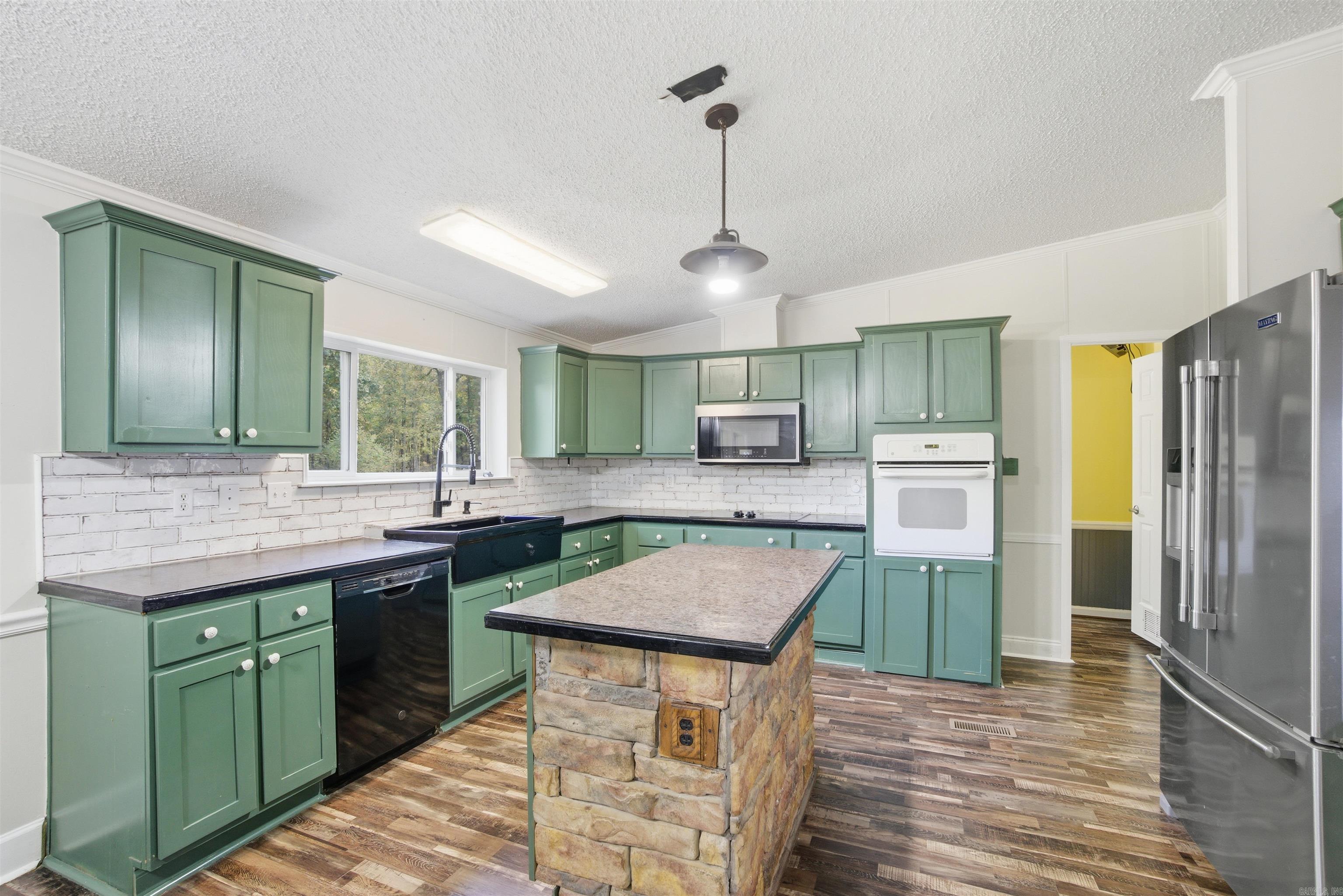 SIMPSON ESTATES - Residential