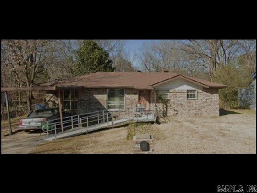 *LITTLE ROCK* COZY HOME IN MERRIVALE SUBDIVISION!! This Three Bedroom And Two Bath Home Features Over 1300 Square Feet Of Living Space! Gas Range And Refrigerator Included In Kitchen With Eat-In Dining Area! Central Heat And Air! Fenced Backyard! Pad For Parking! PET FRIENDLY!! AVAILABLE NOW!!!