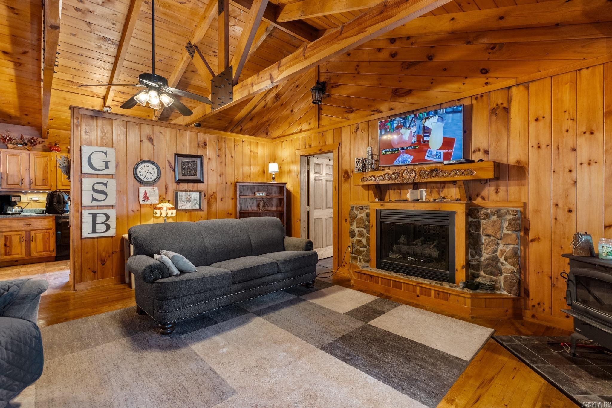 WHITE WATER ESTATES - Residential