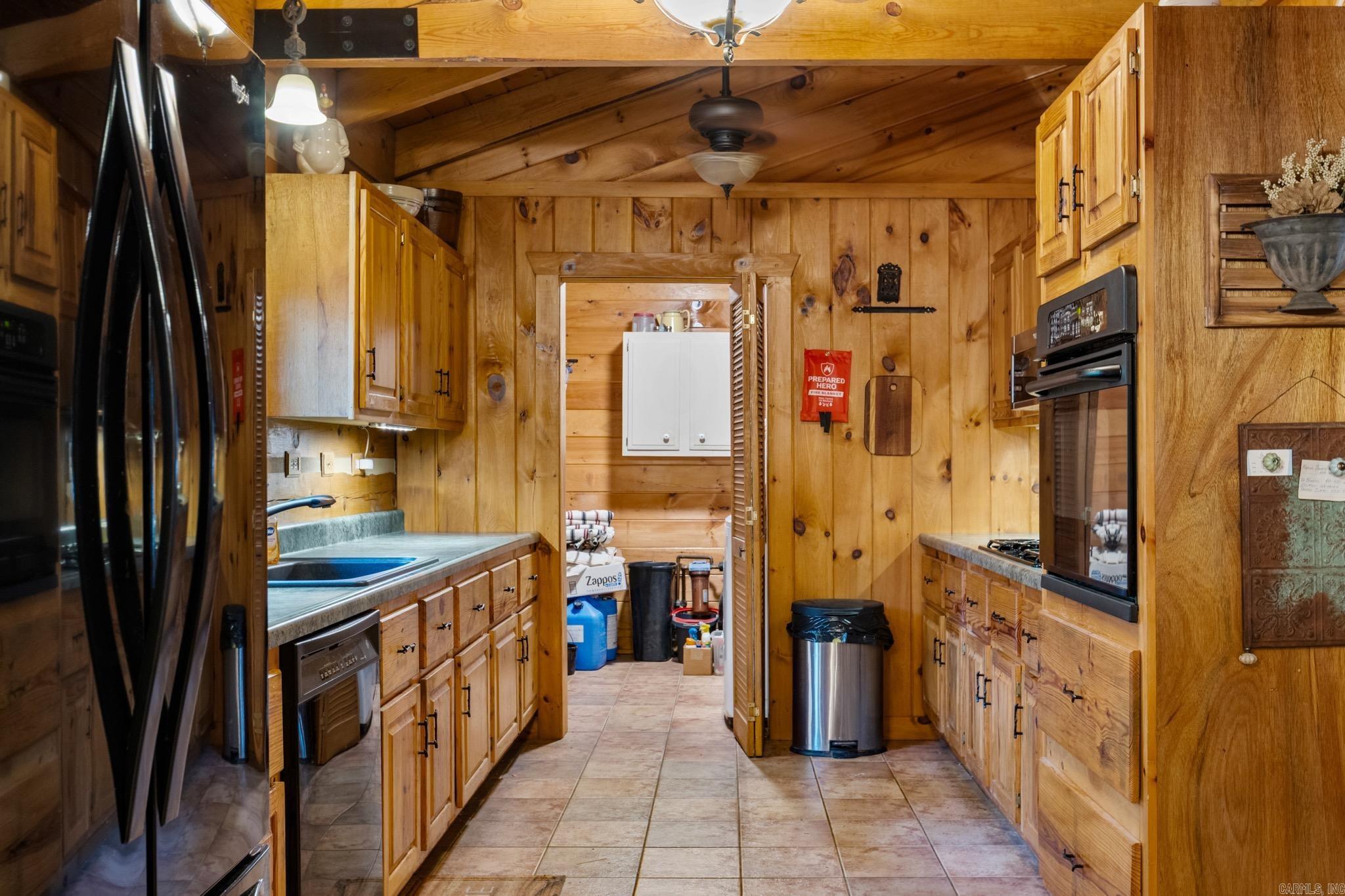 WHITE WATER ESTATES - Residential