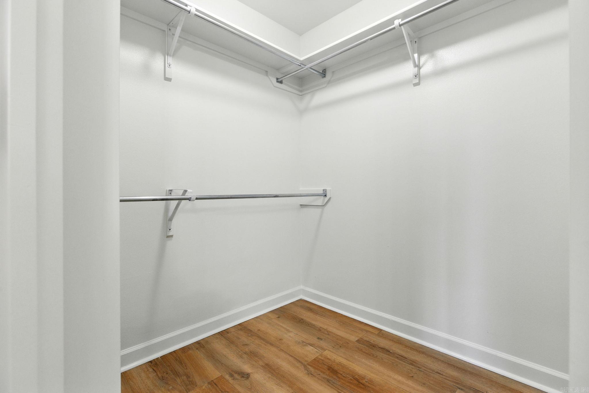 COUNTRY CLUB OF ARK THE - Residential