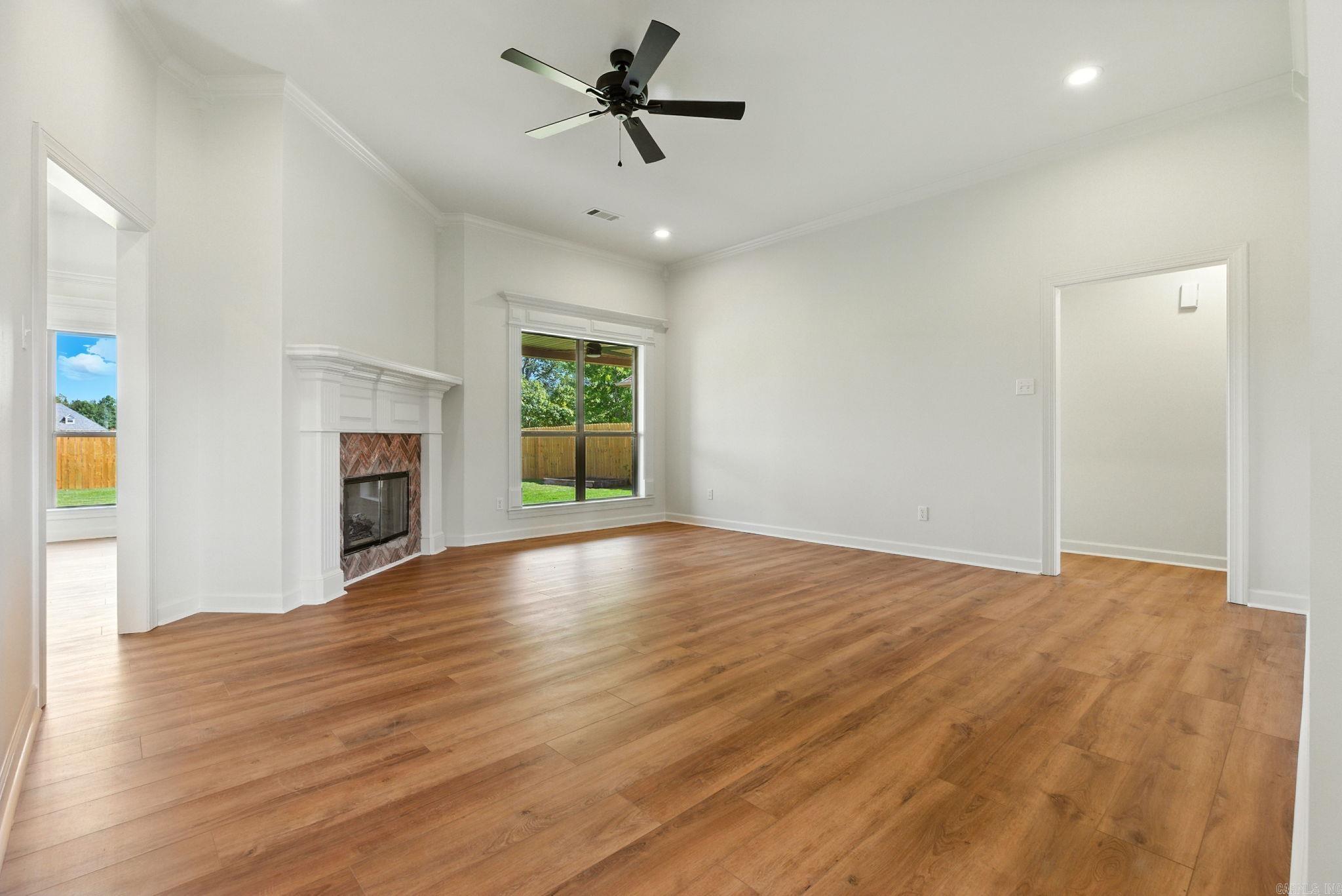 COUNTRY CLUB OF ARK THE - Residential