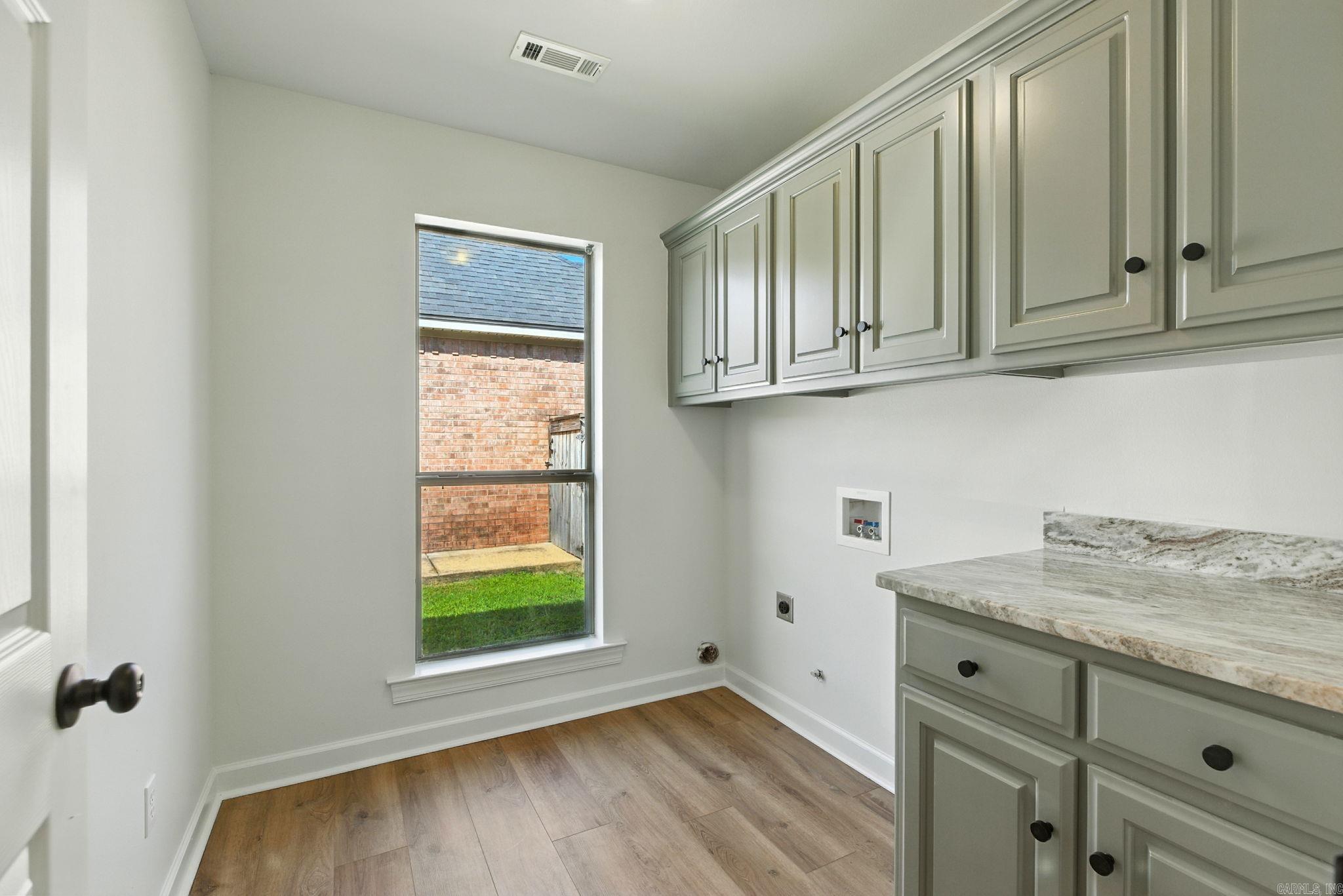 COUNTRY CLUB OF ARK THE - Residential