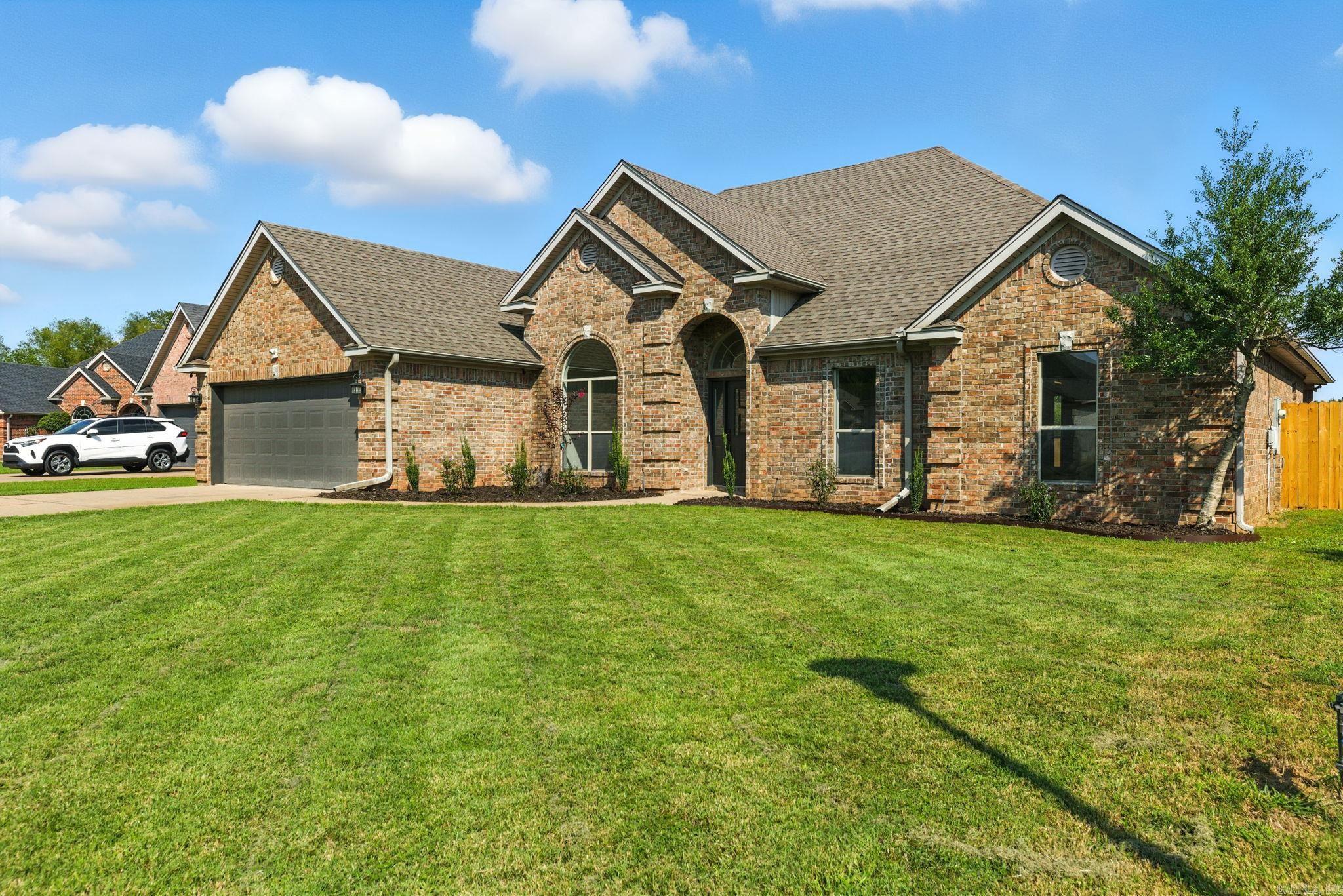 COUNTRY CLUB OF ARK THE - Residential