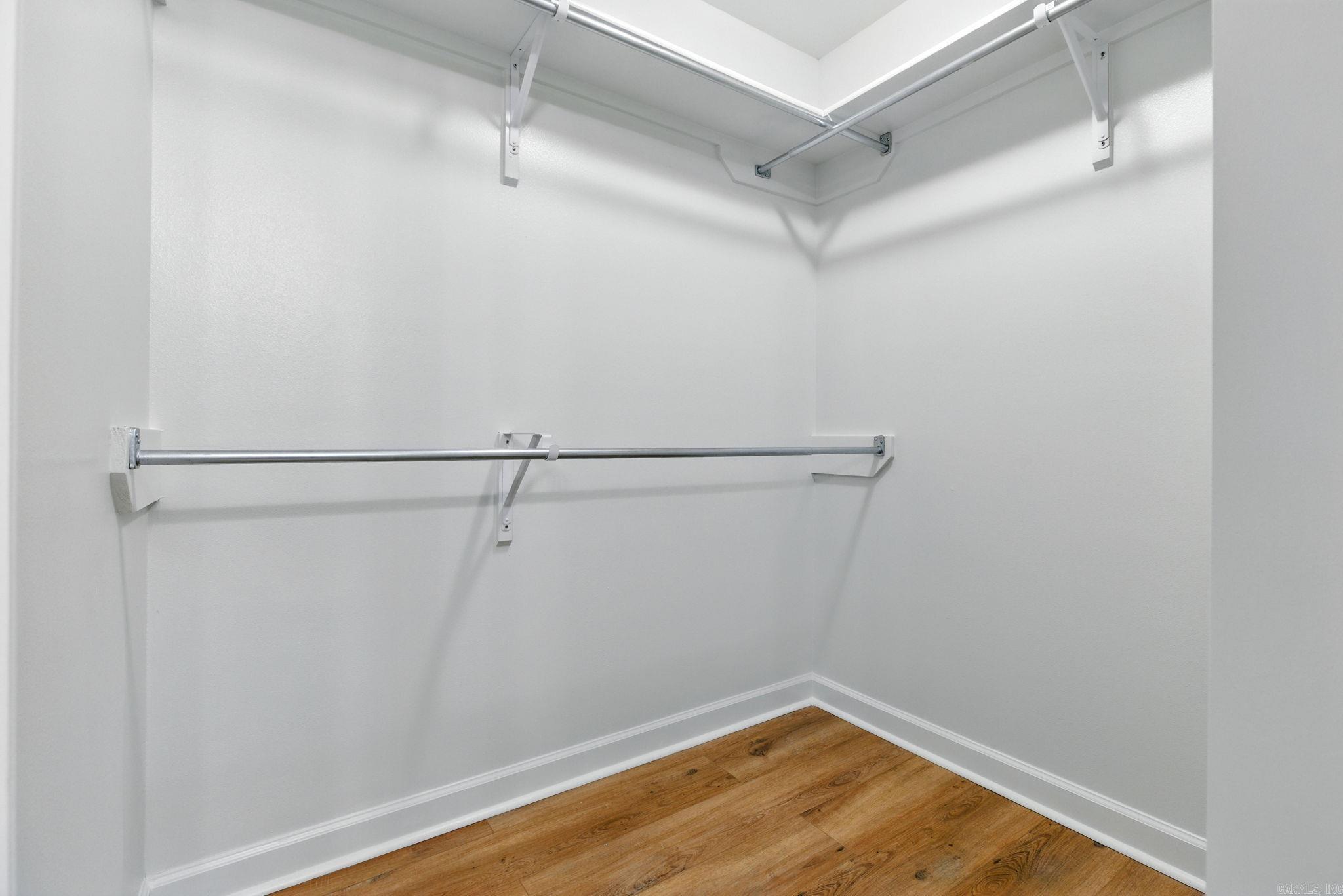 COUNTRY CLUB OF ARK THE - Residential