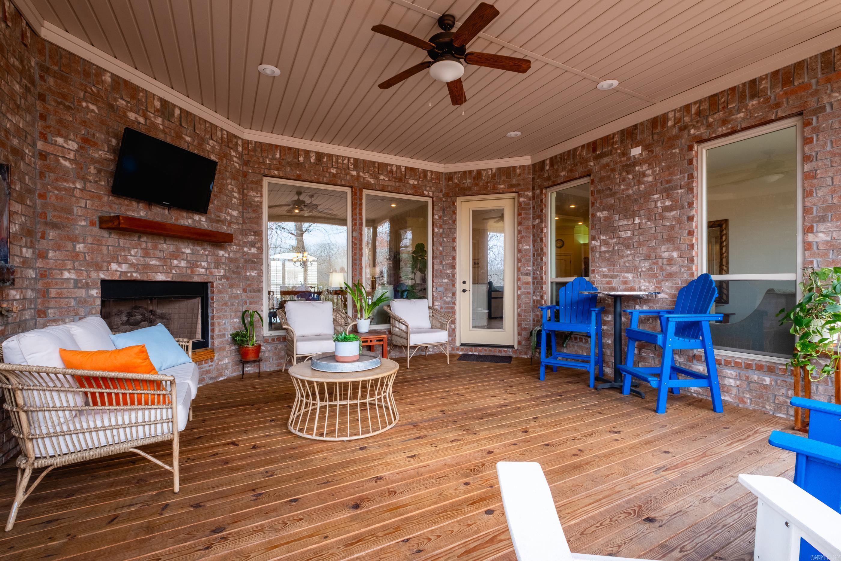 WOODLANDS EDGE - Residential