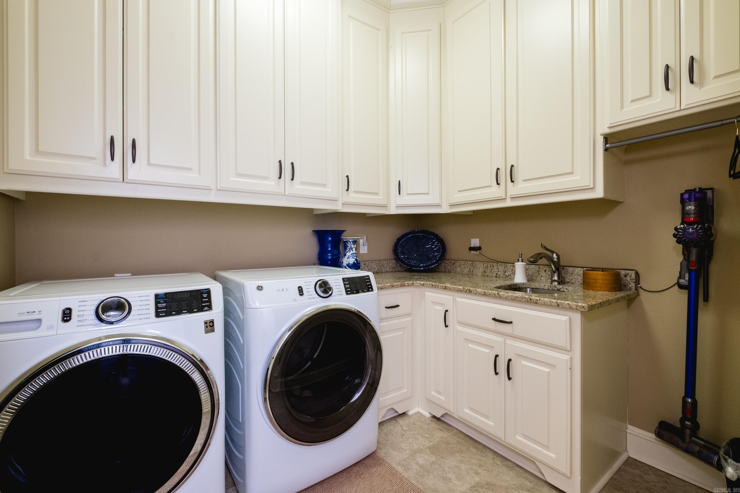 WOODLANDS EDGE - Residential