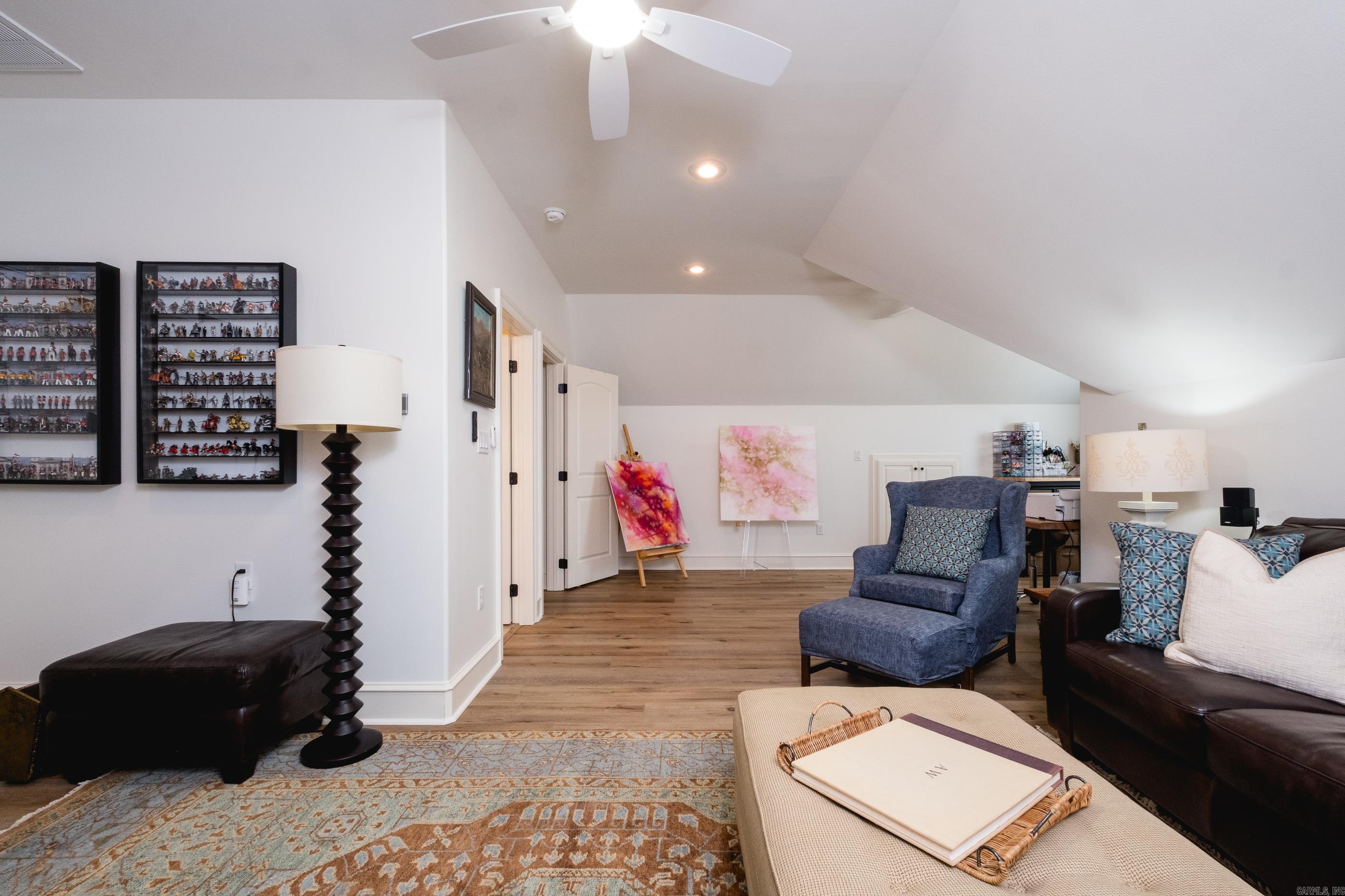 WOODLANDS EDGE - Residential