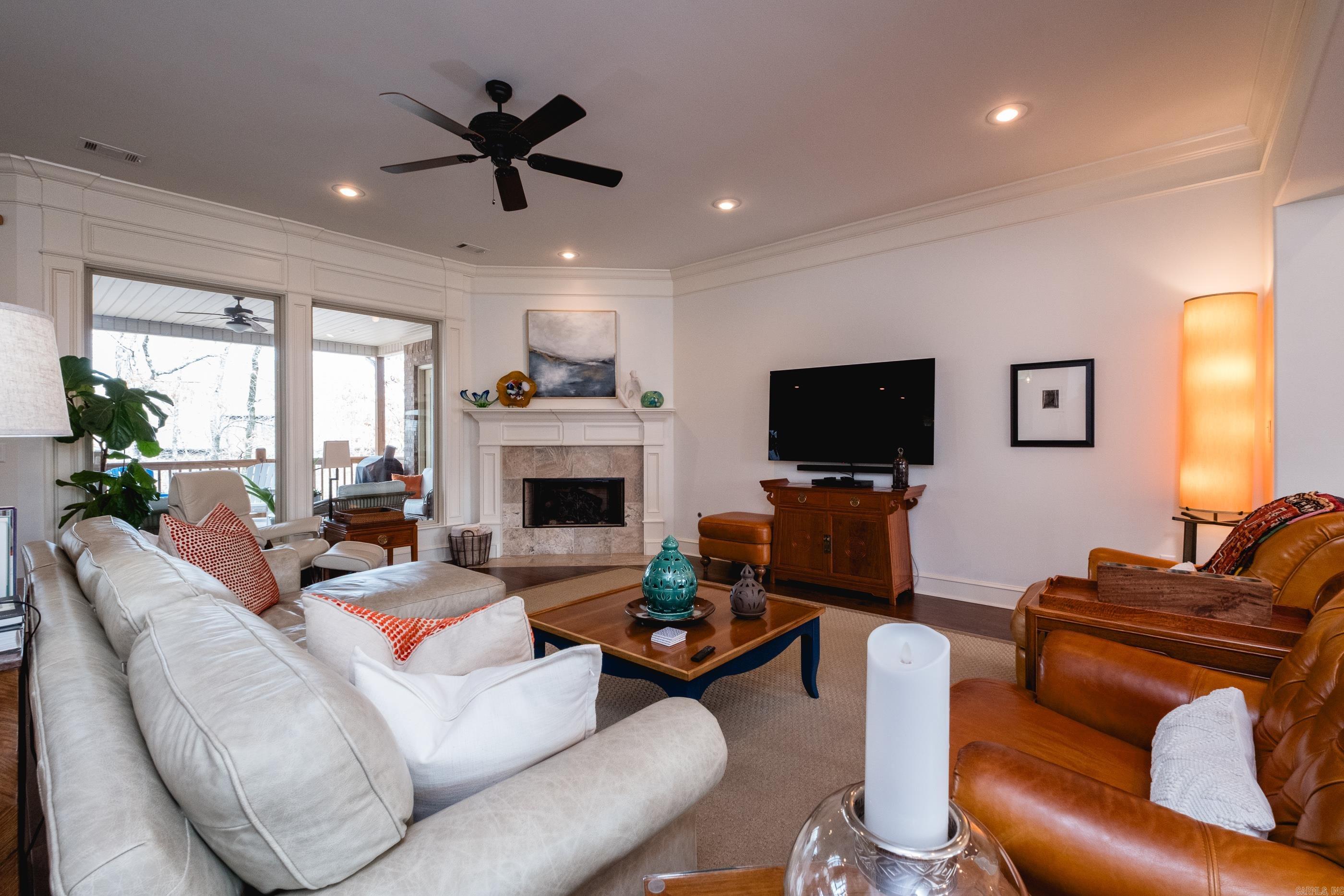 WOODLANDS EDGE - Residential