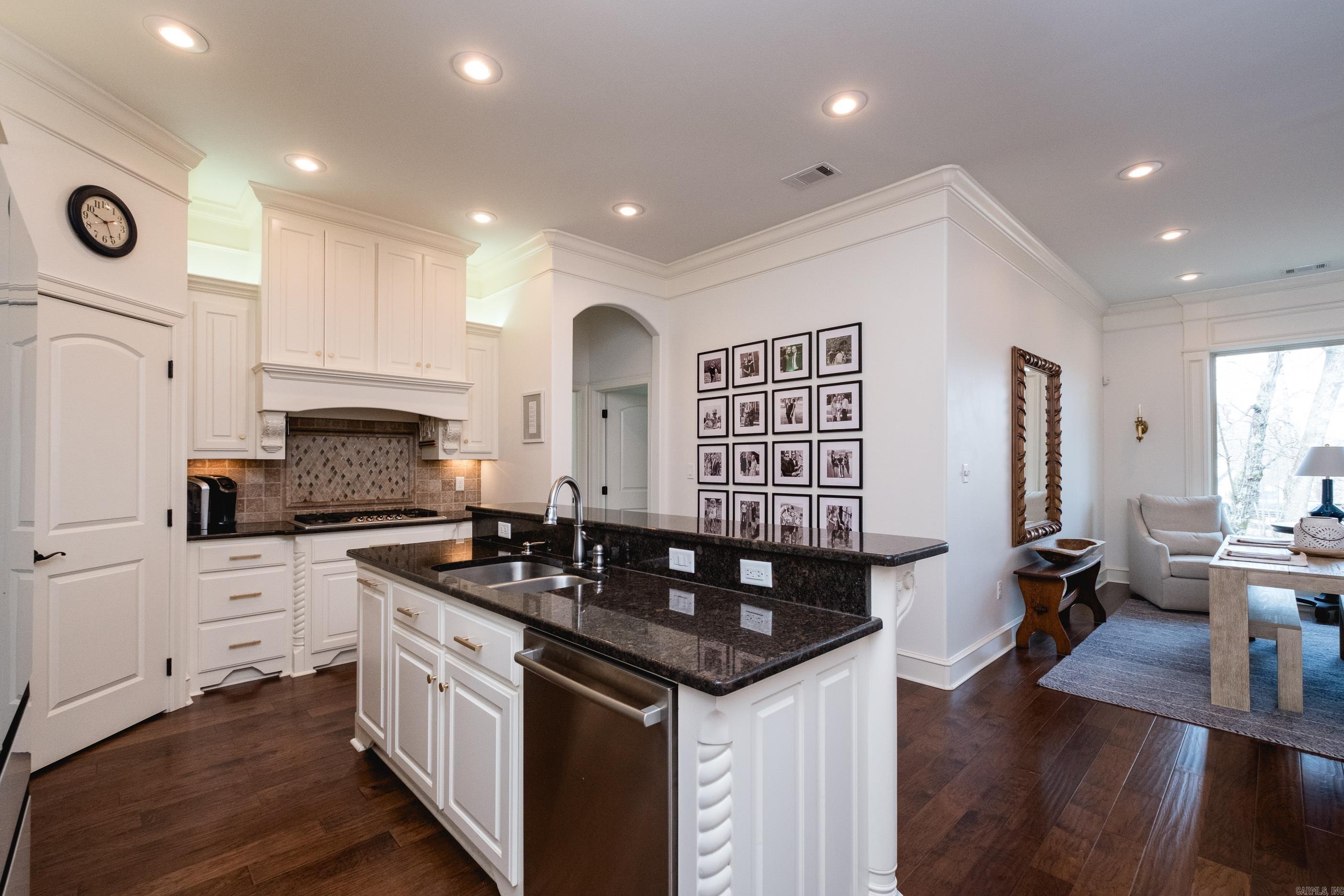 WOODLANDS EDGE - Residential