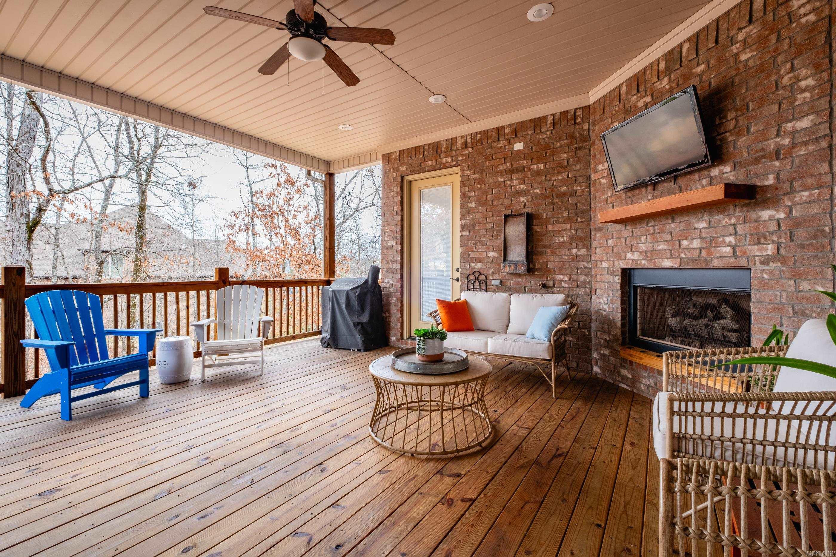 WOODLANDS EDGE - Residential