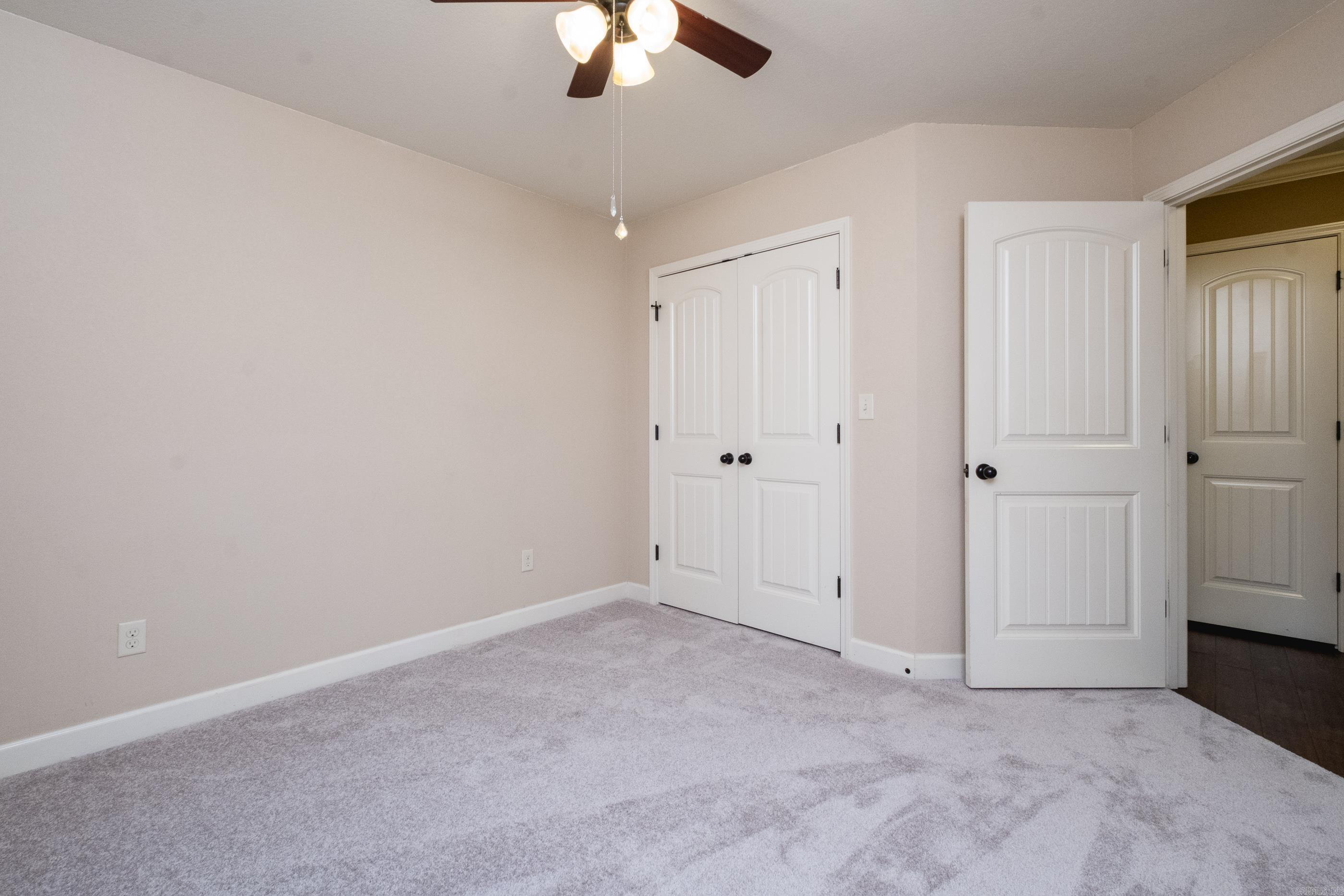 OAK GLENN - Residential