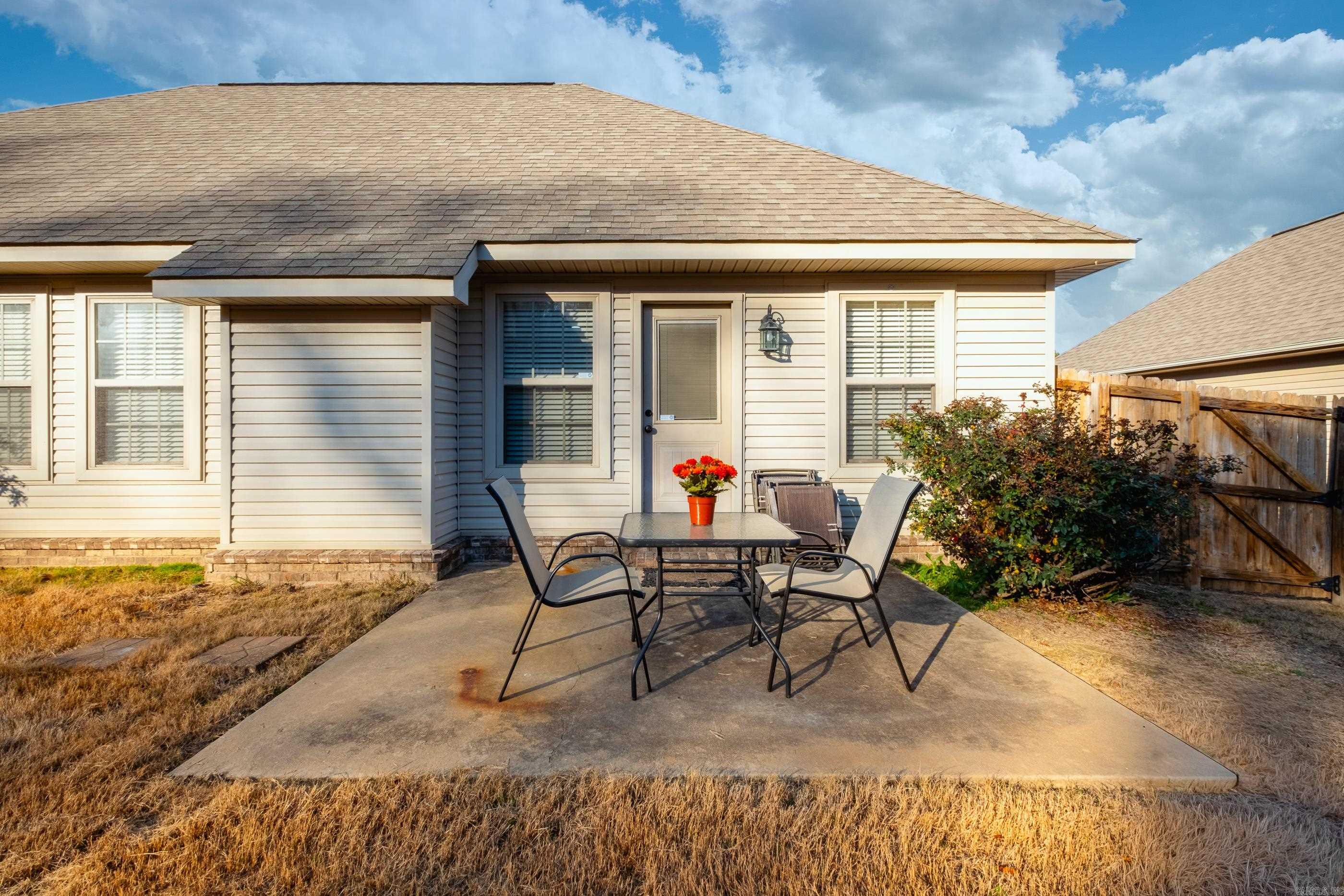 OAK GLENN - Residential