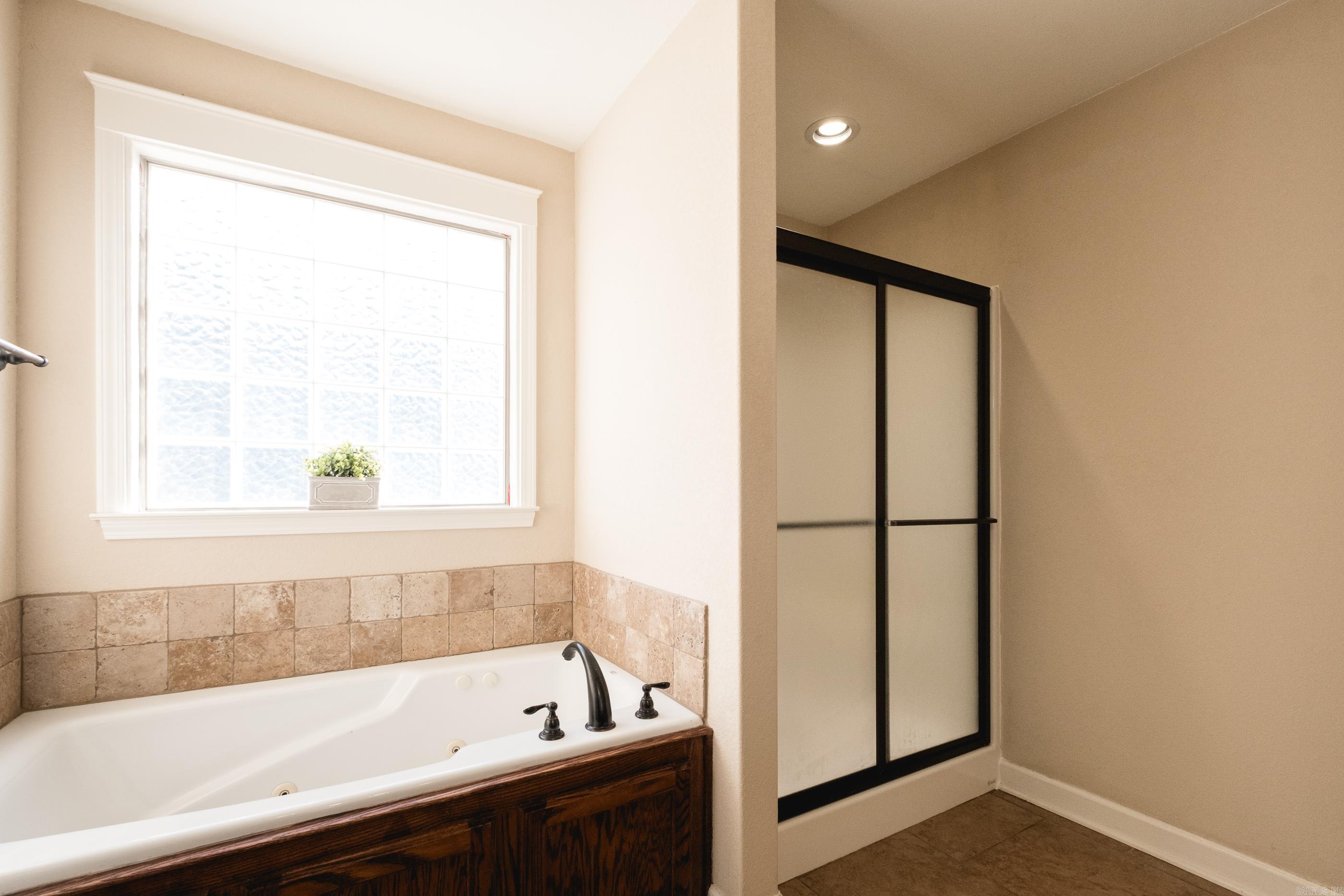 OAK GLENN - Residential