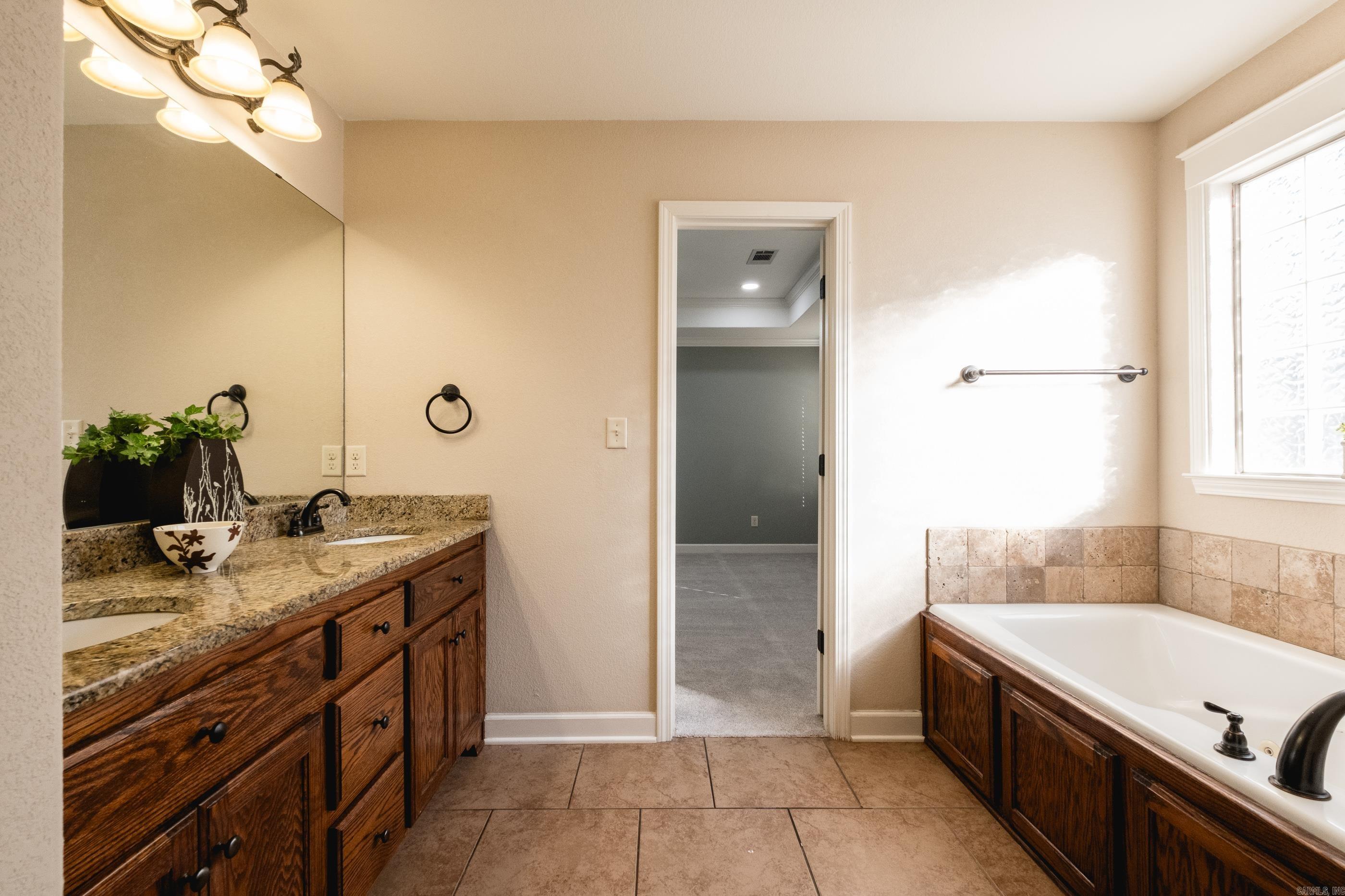 OAK GLENN - Residential