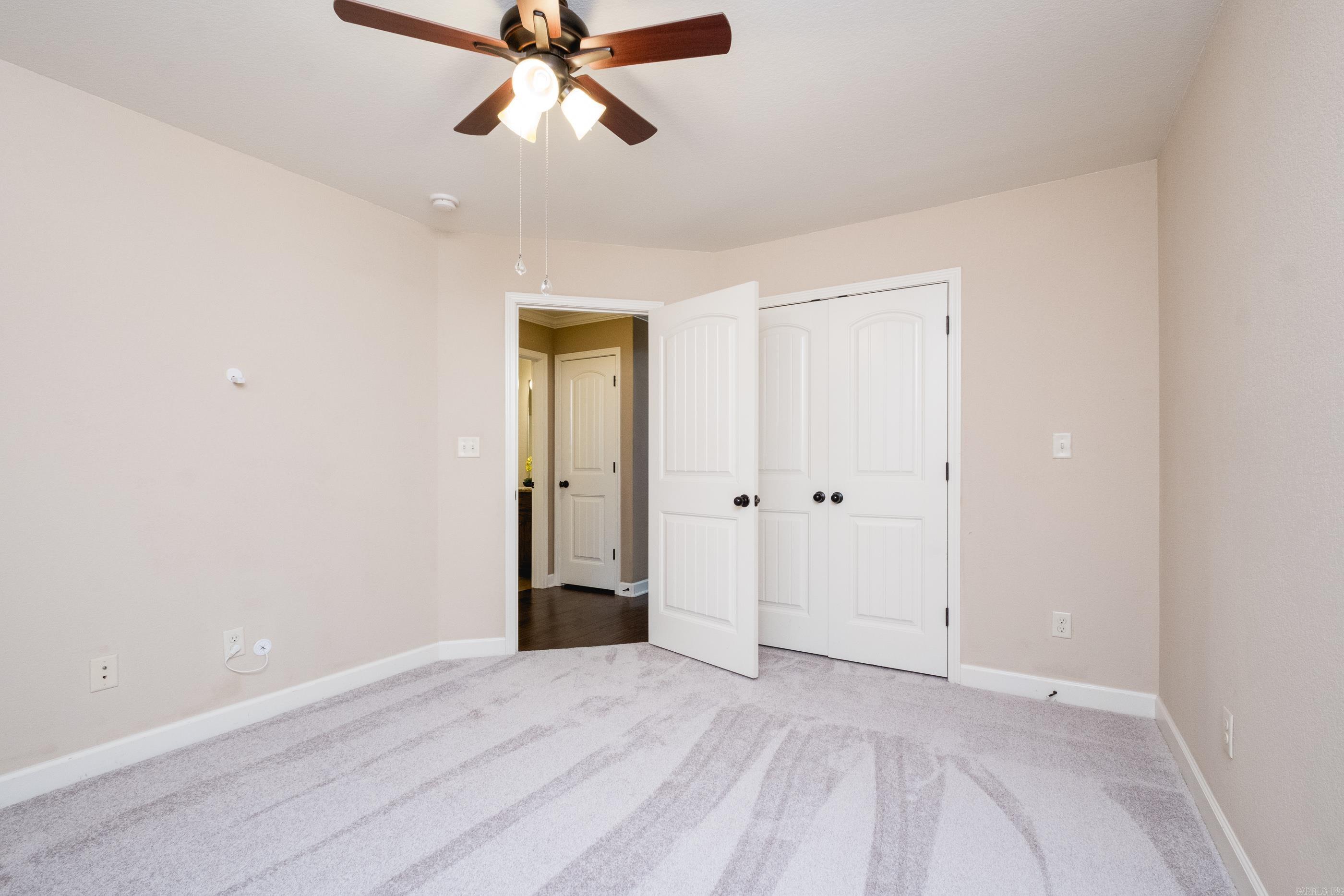 OAK GLENN - Residential