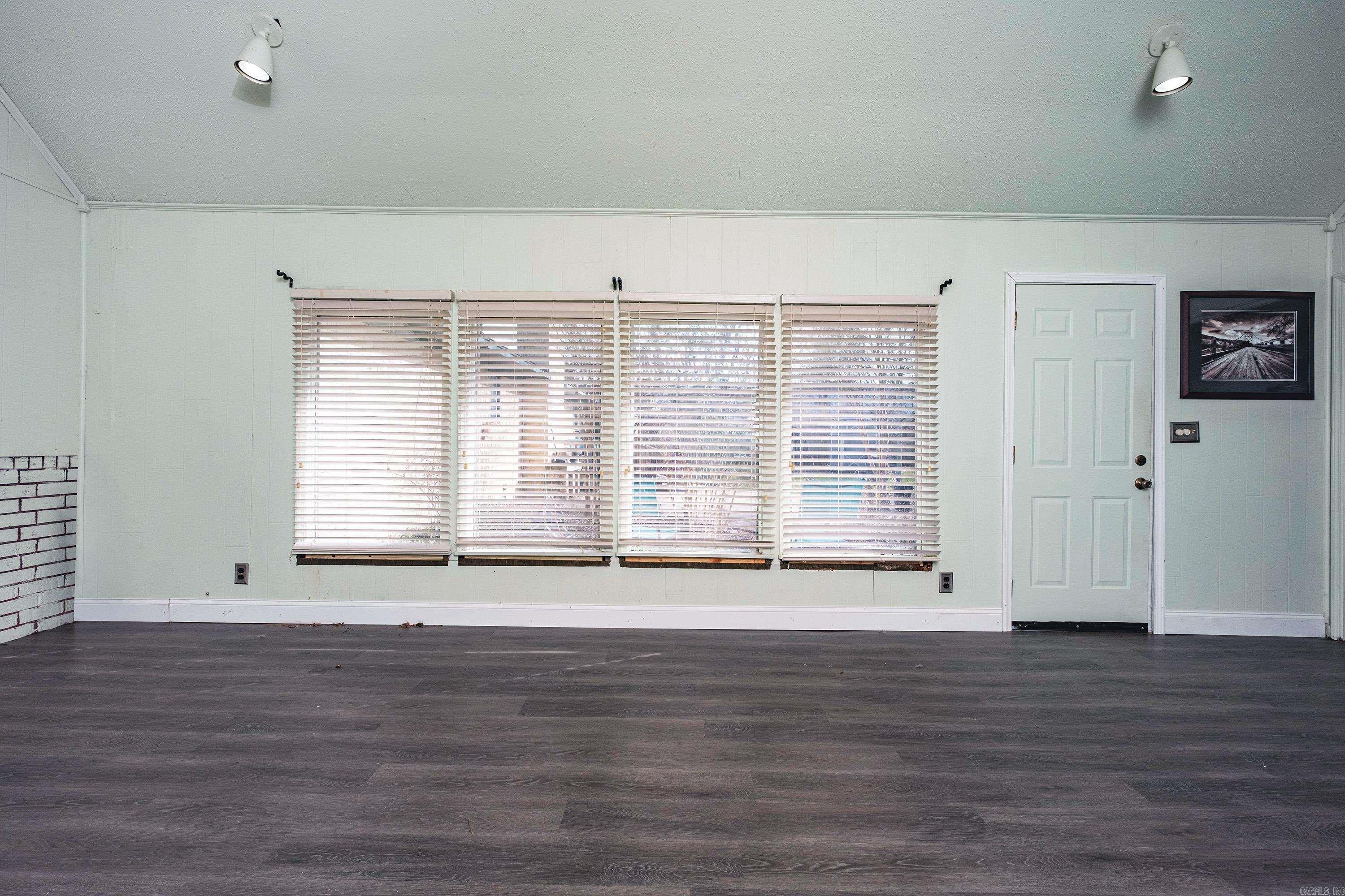 TOWN & COUNTRY ESTATES - Residential