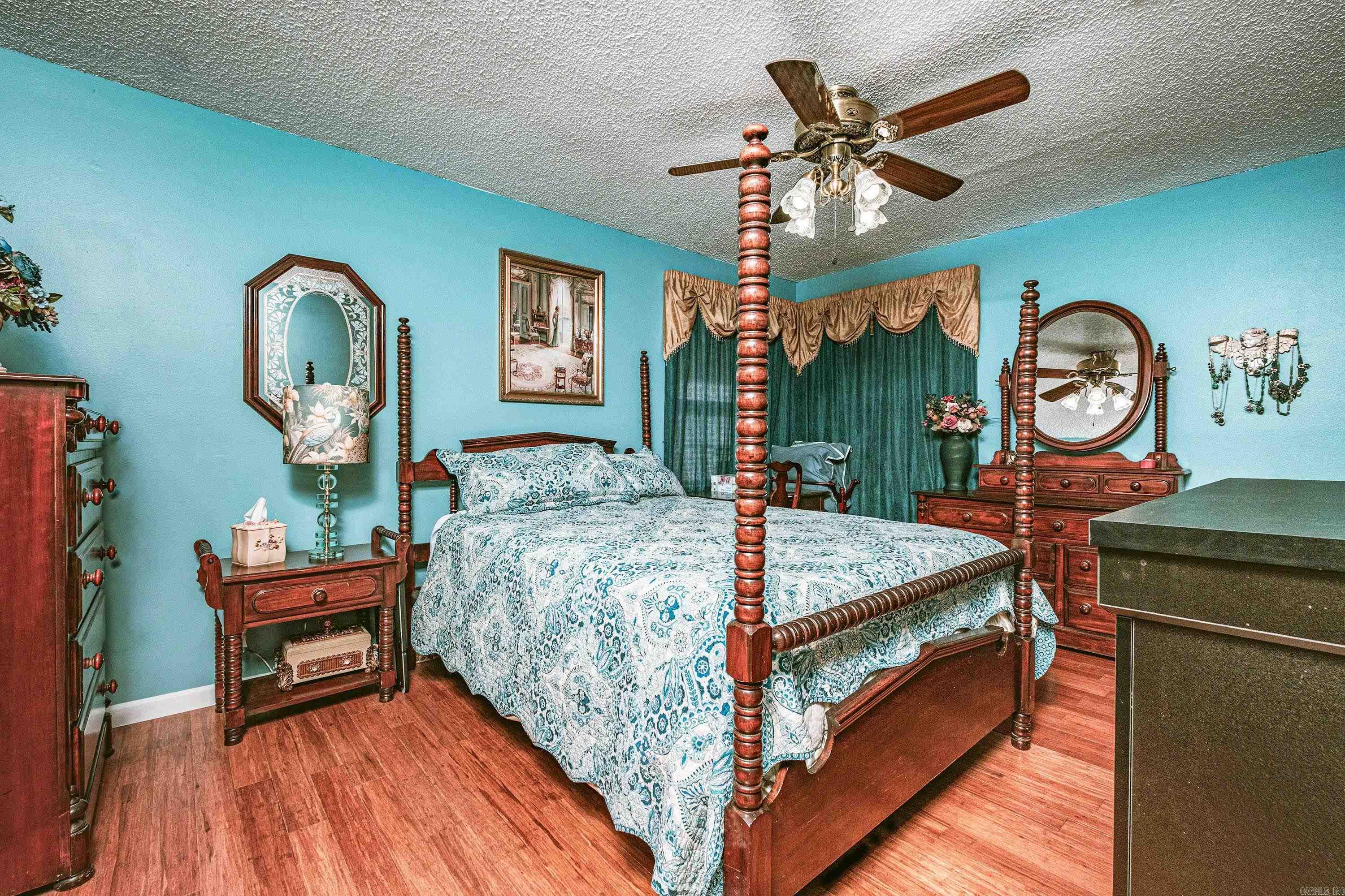 TOWN & COUNTRY ESTATES - Residential