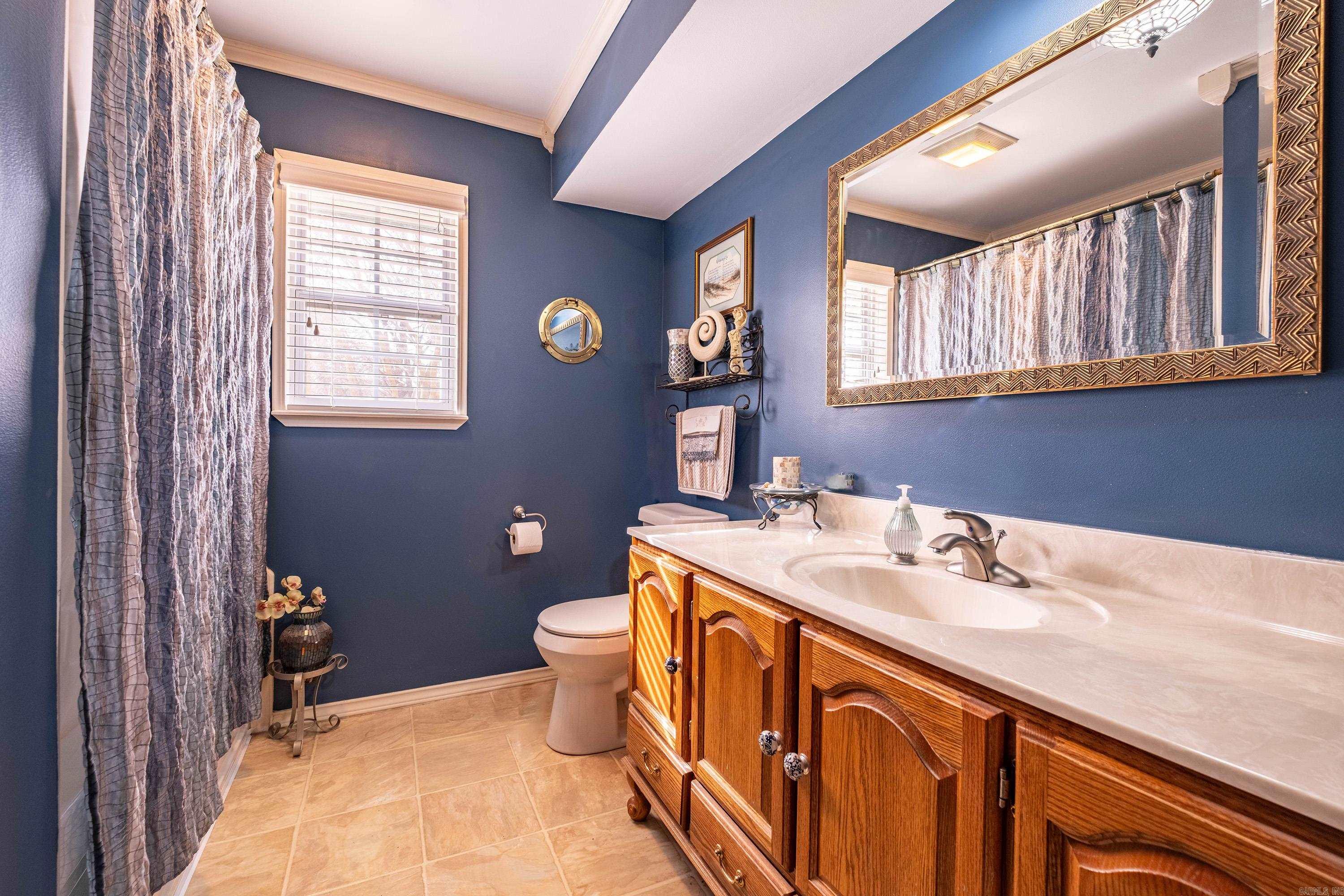 TOWN & COUNTRY ESTATES - Residential