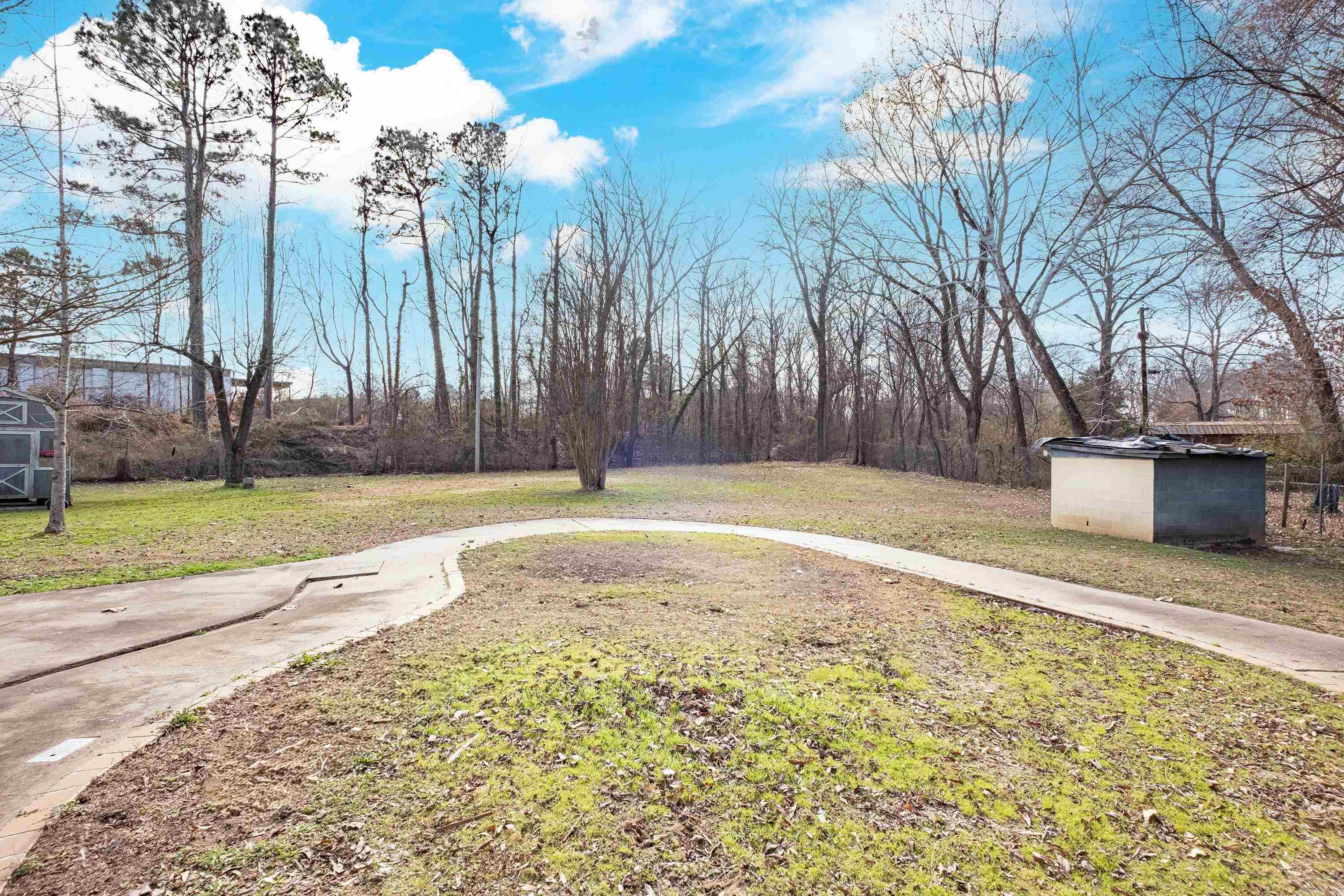 TOWN & COUNTRY ESTATES - Residential